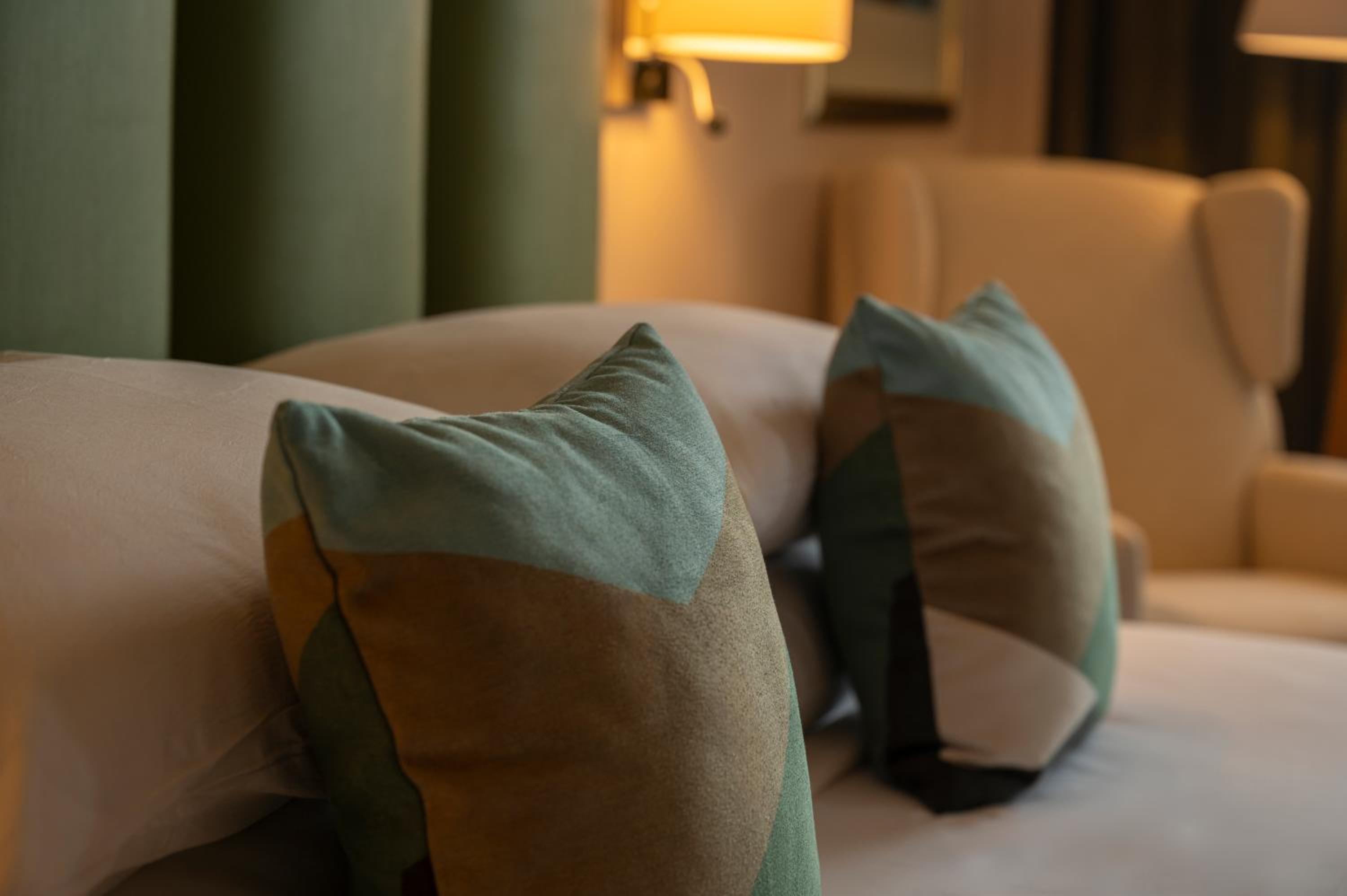 Standard Double or Twin Room with Extra Bed - Photo 4