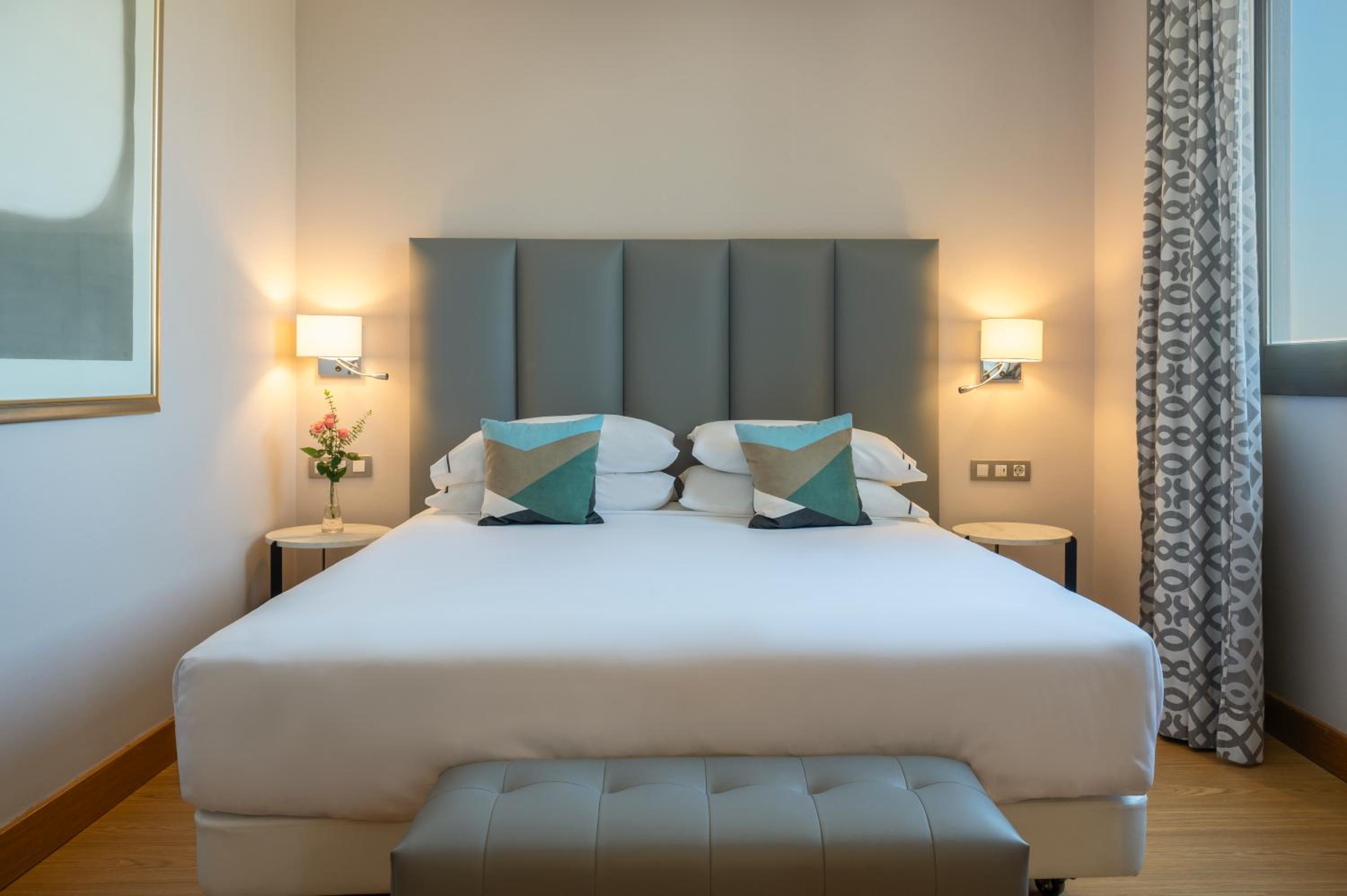 Suite - Photo 1