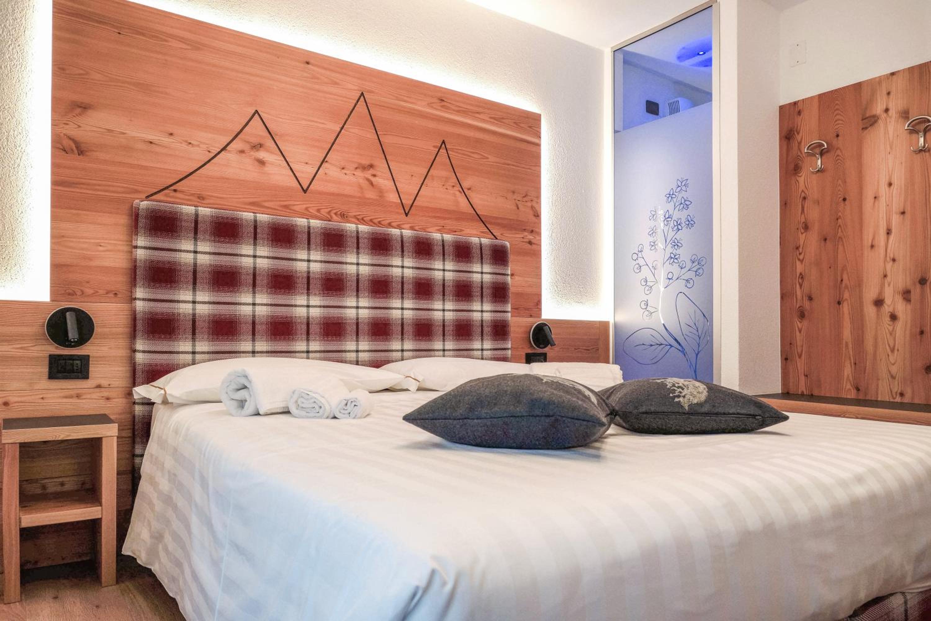 Large Double Room photo 1