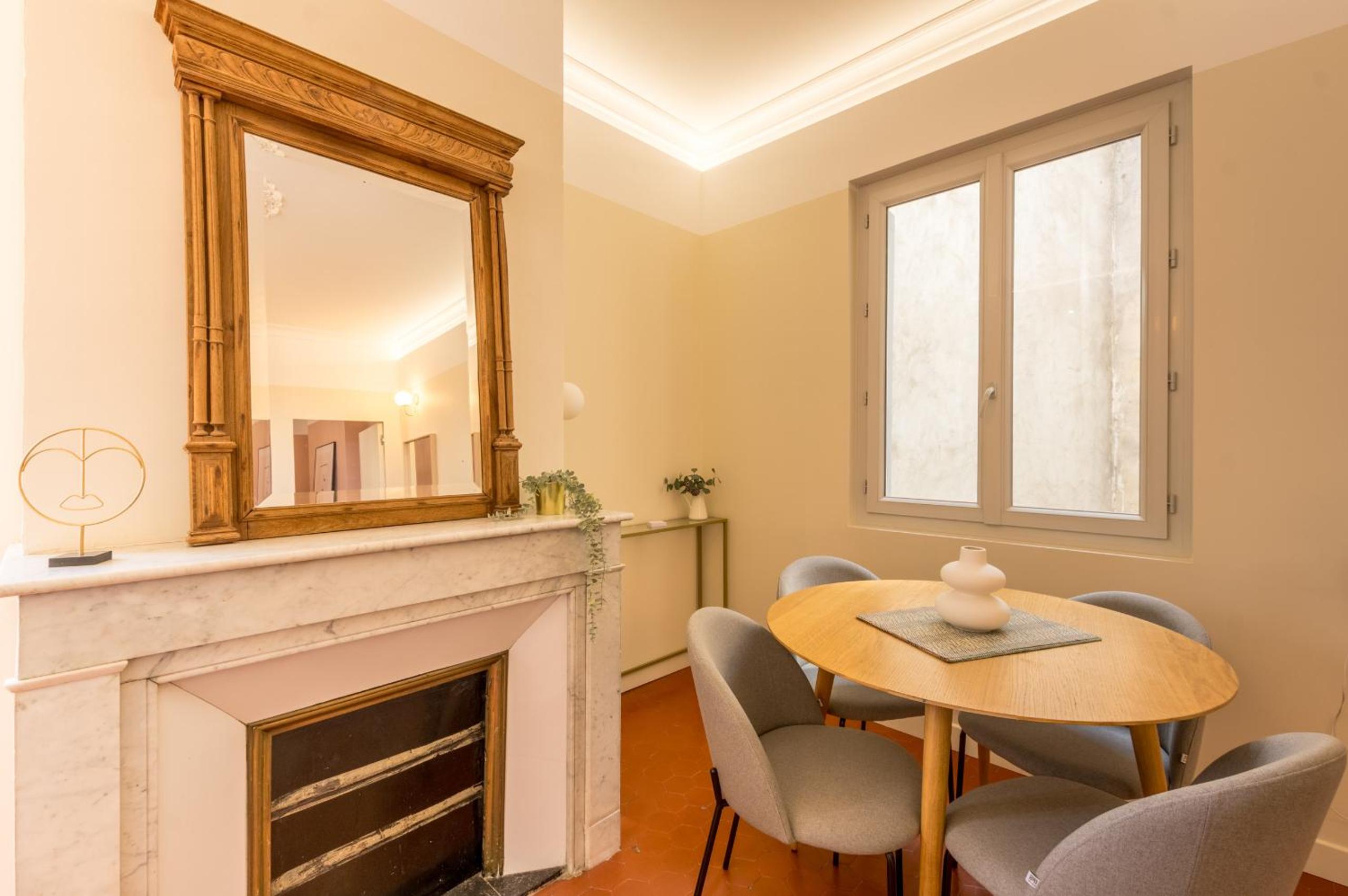 Apartment with City View photo 2