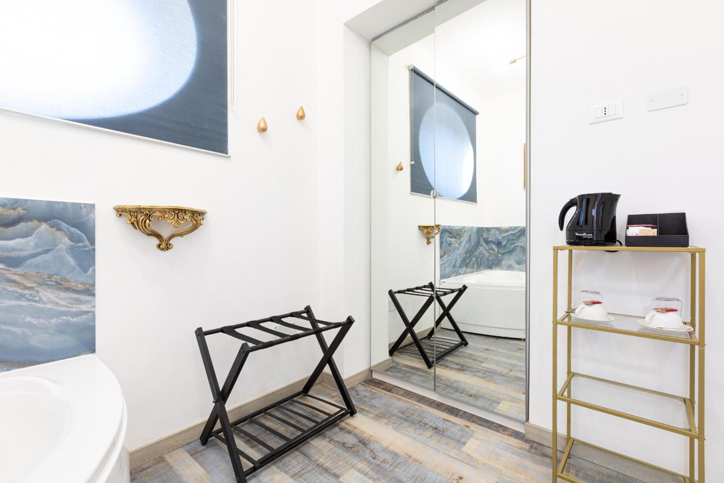 Junior Suite with Jacuzzi photo 2