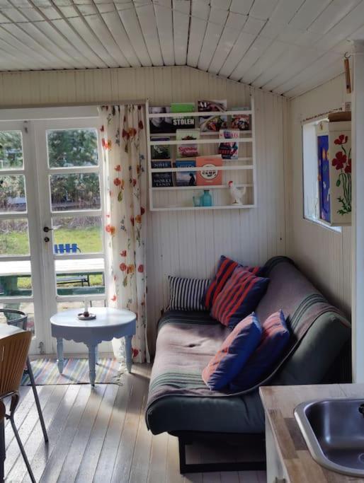 One-Bedroom House photo 1