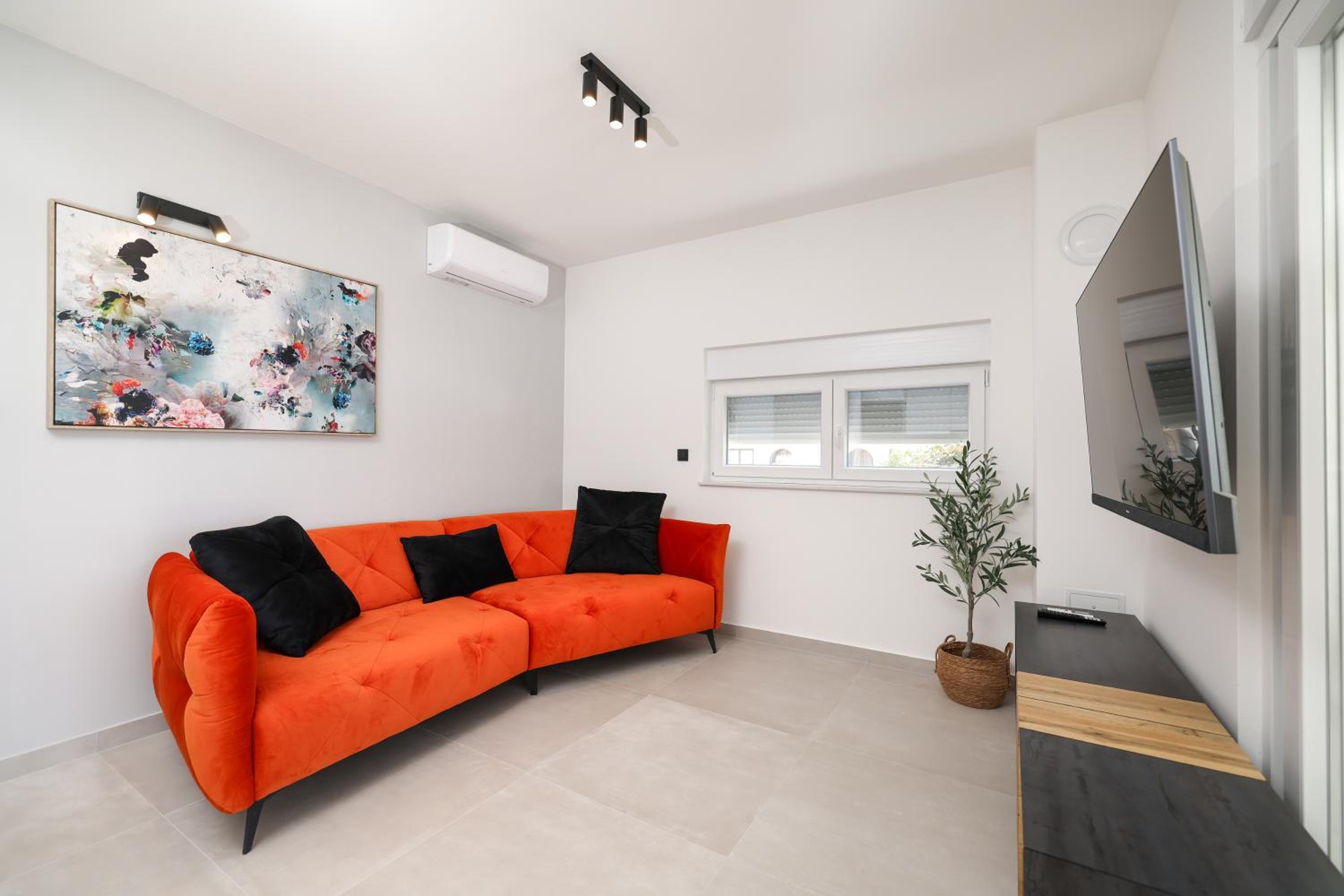 Two-Bedroom Apartment With Terrace And Sea View