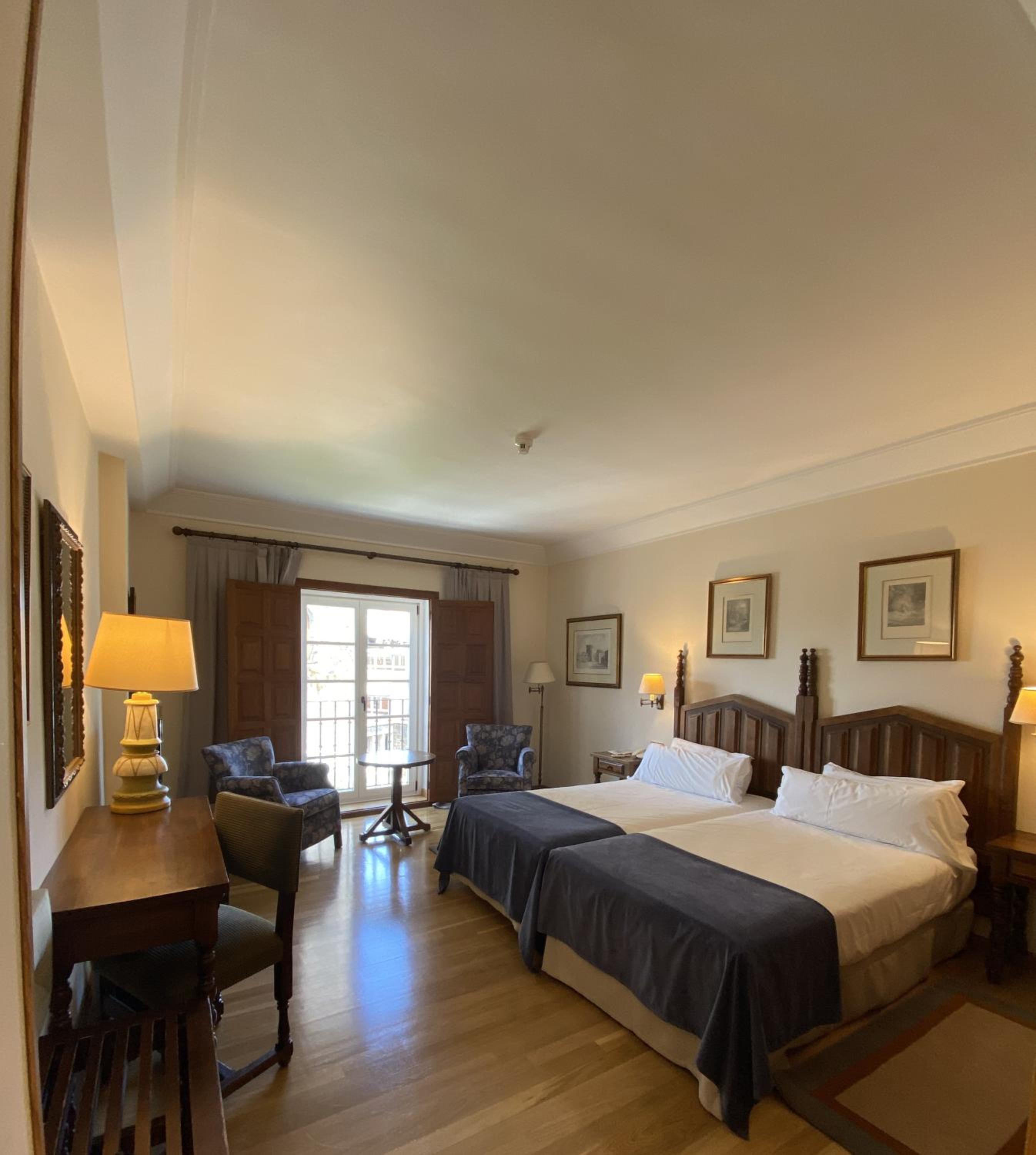 Standard Double Room - Photo 22