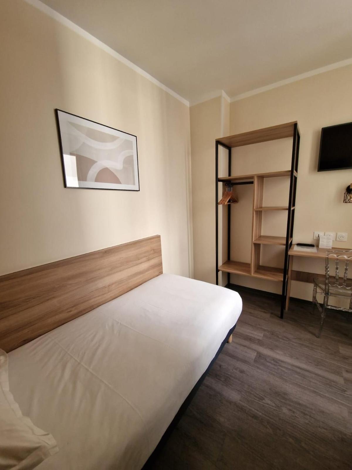 Single Room photo 2