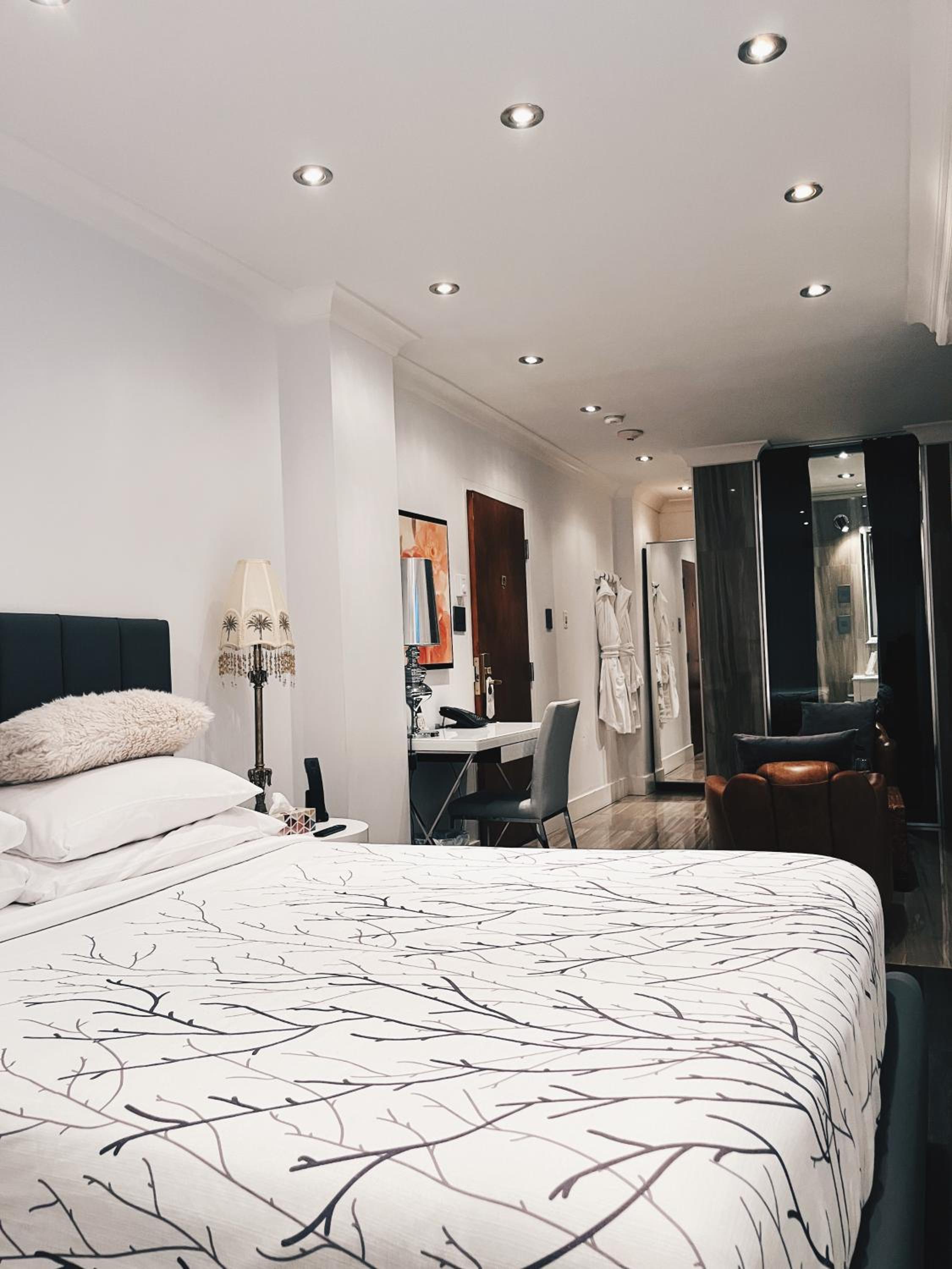Superior Queen Room - Photo 9
