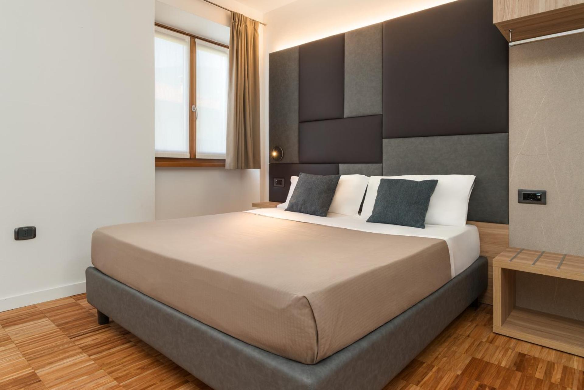 Double Room - Photo 11