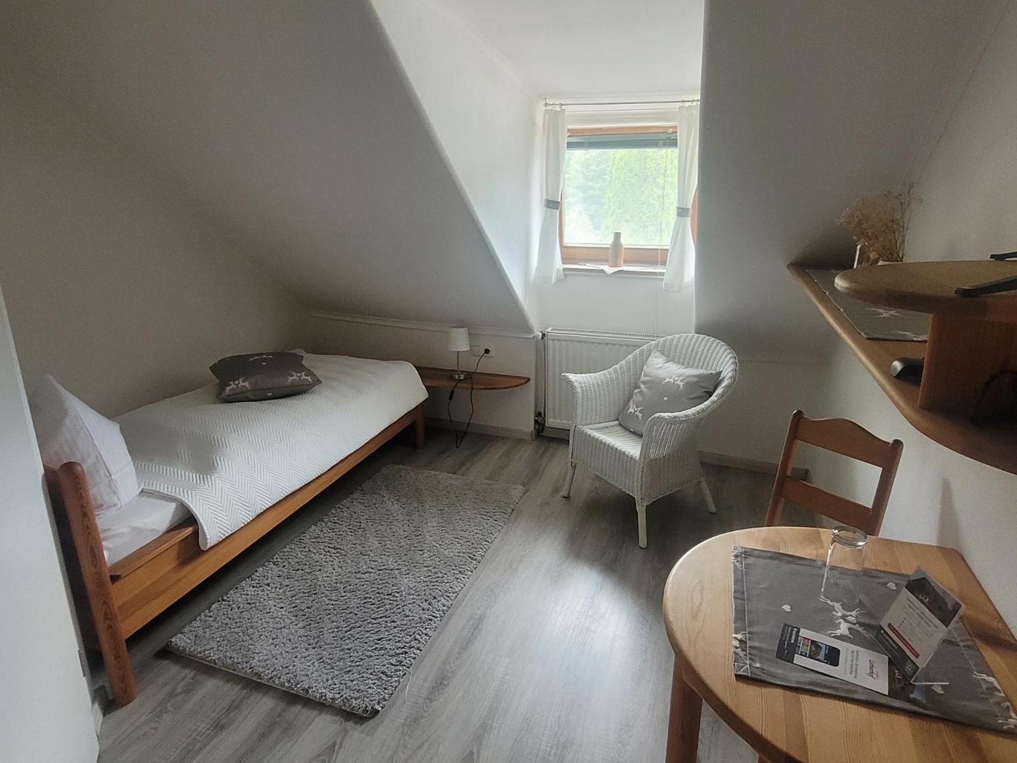 Single Room photo 2