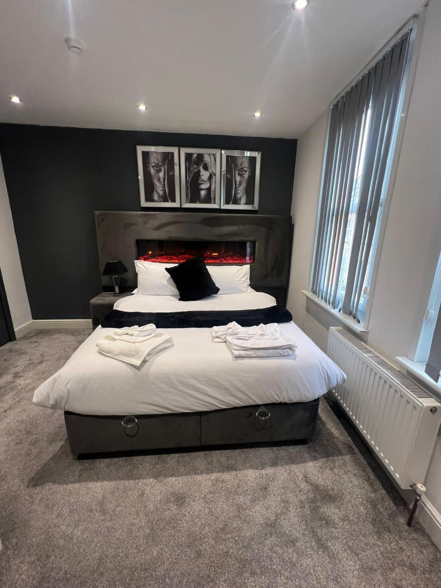 Double Room with Private Bathroom photo 3