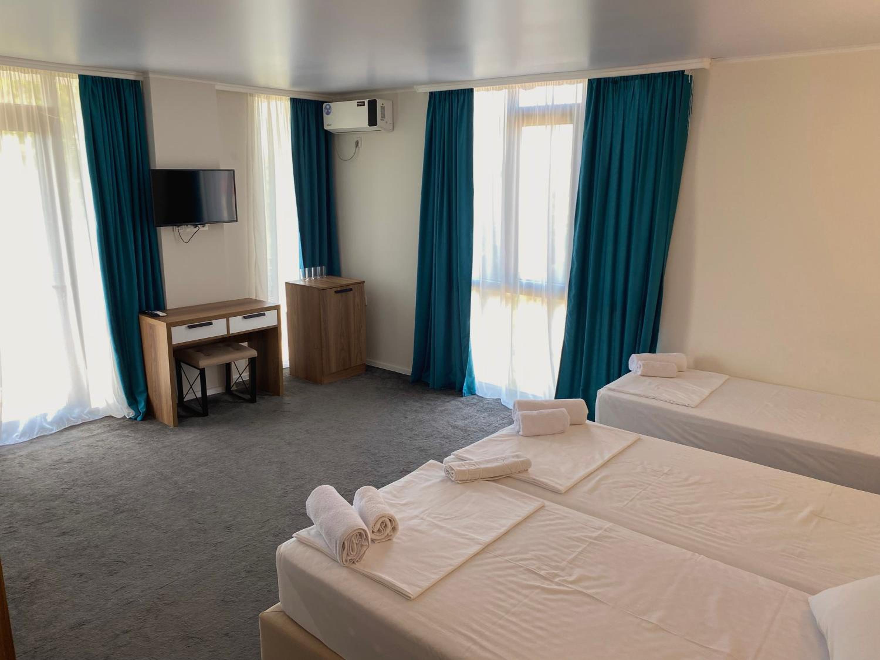 Deluxe Quadruple Room