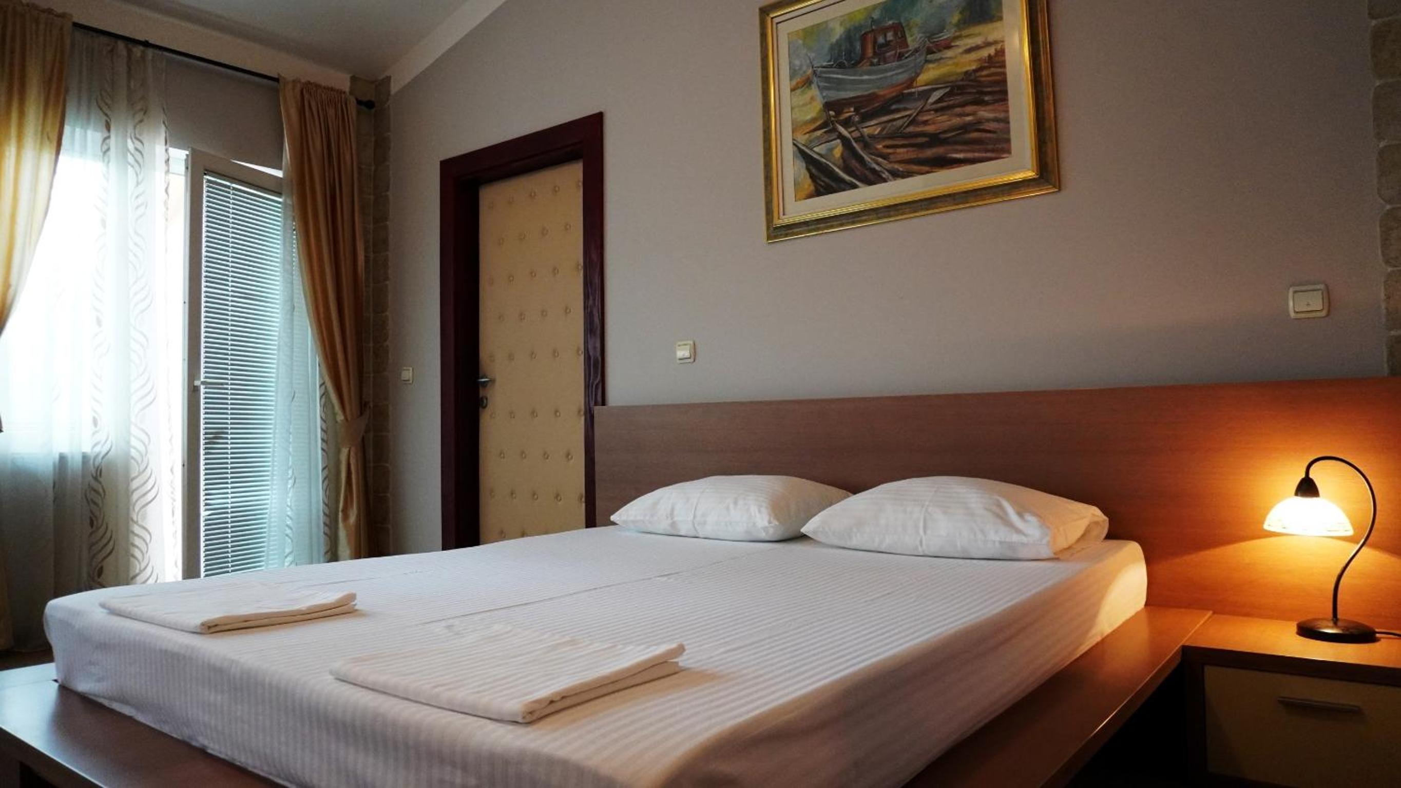 Double Room with Spa Bath photo 1
