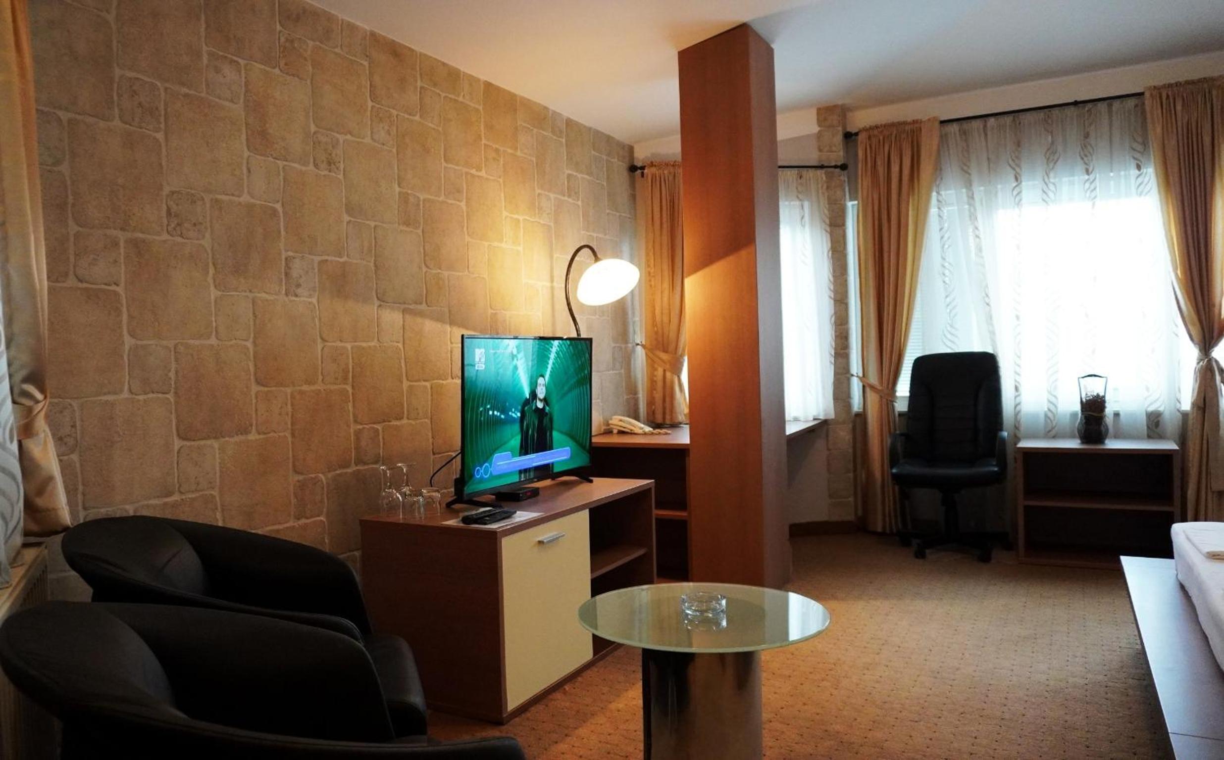 Double Room with Spa Bath photo 2