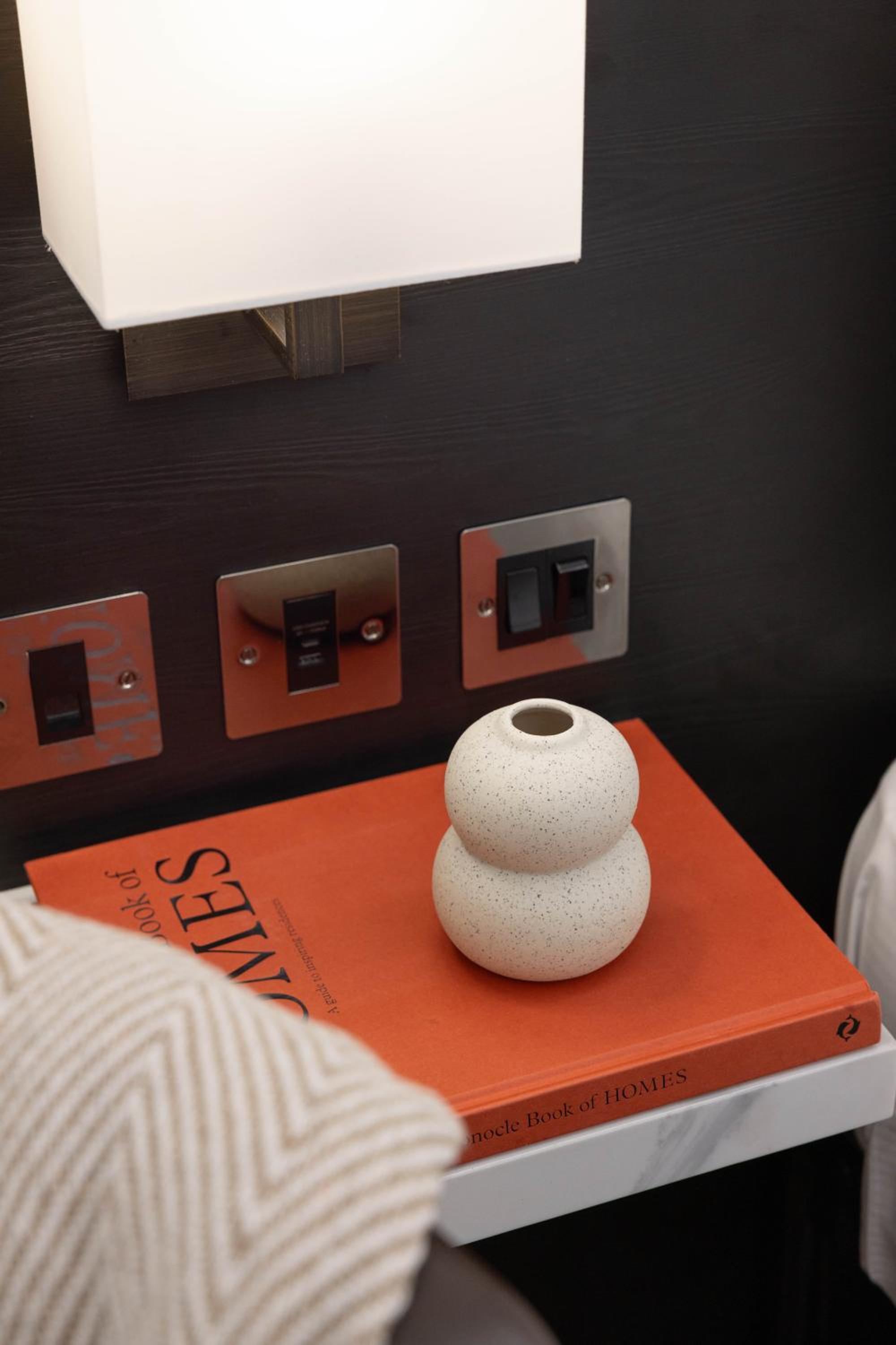 Signature Double Room thumbnail 5