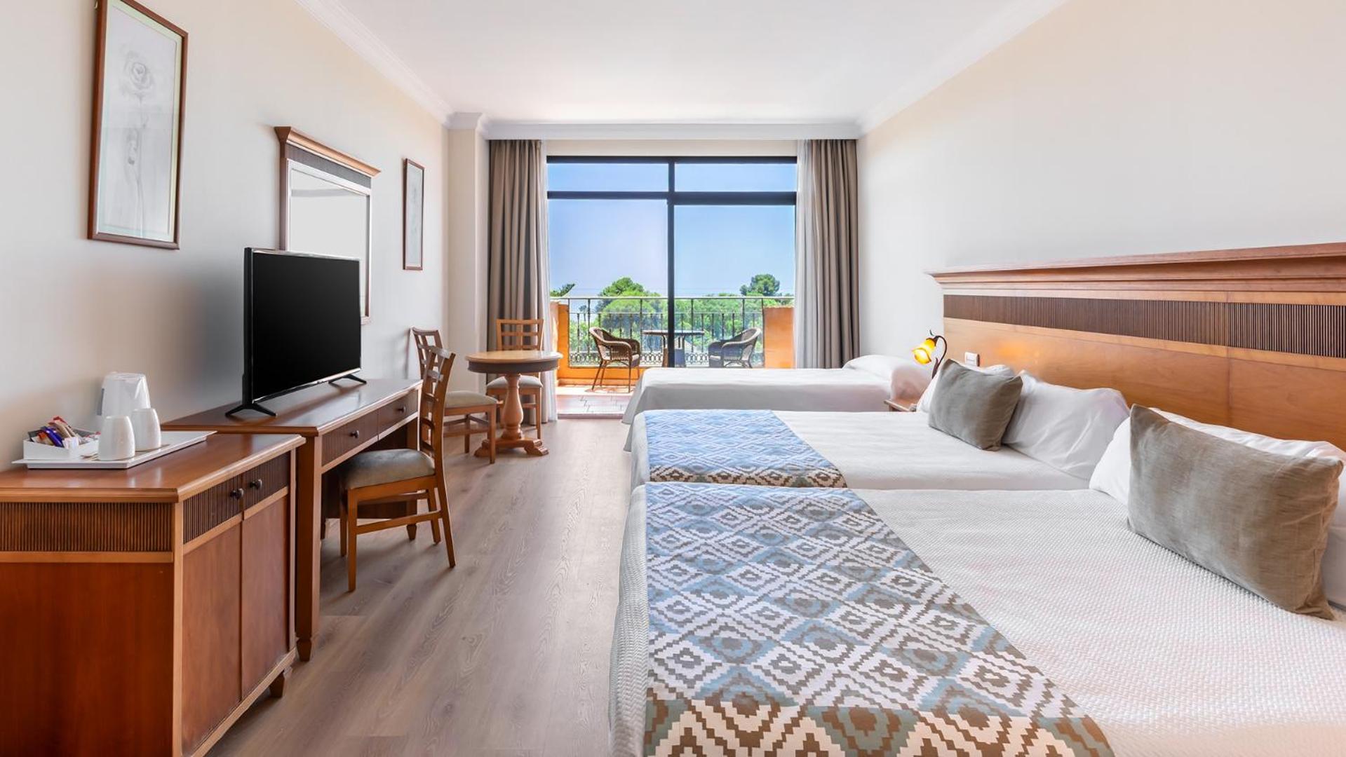 Habitación Familiar con Terraza (2 Adultos + 1 Niño)