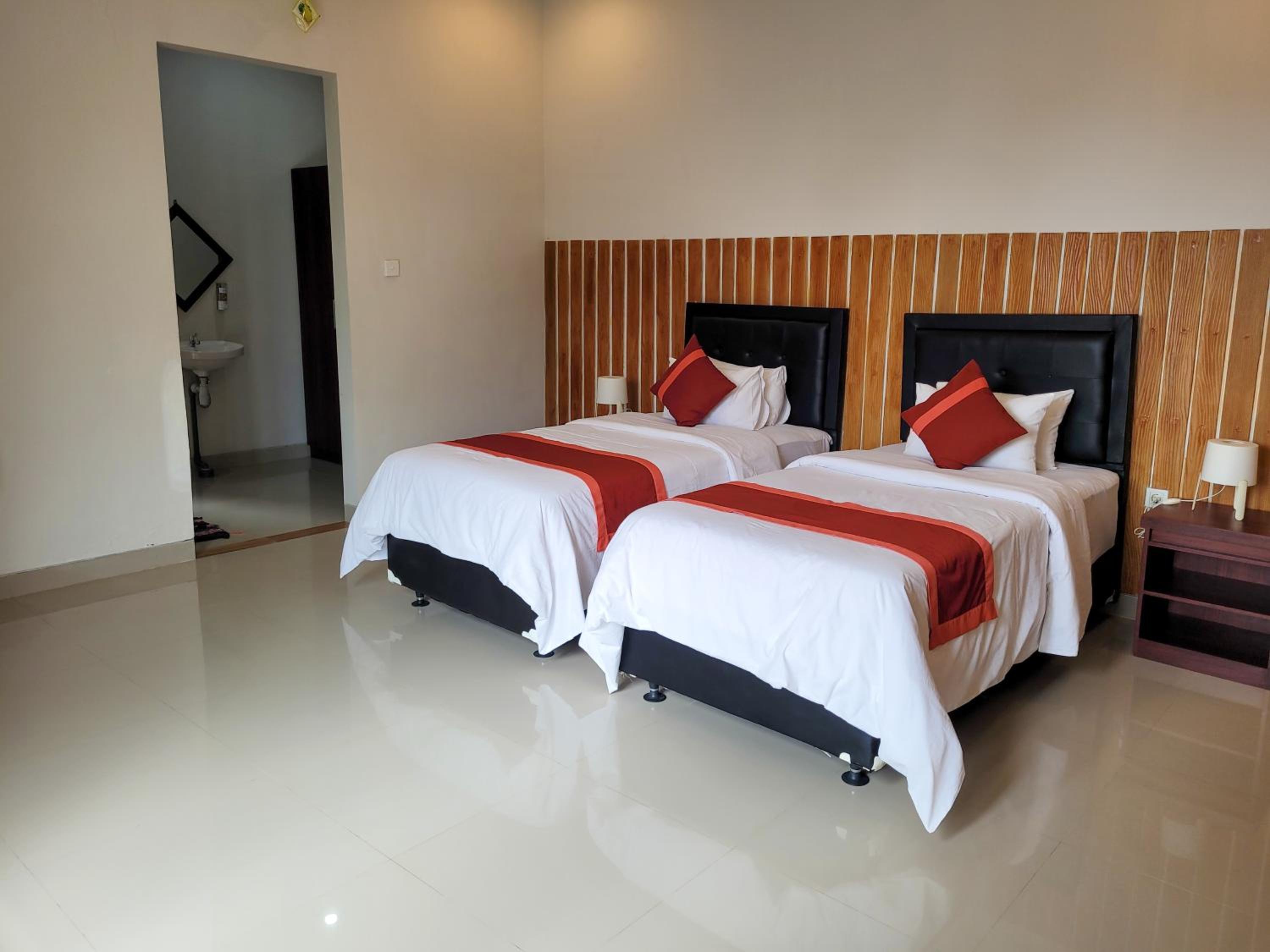 Three-Bedroom Villa photo 1