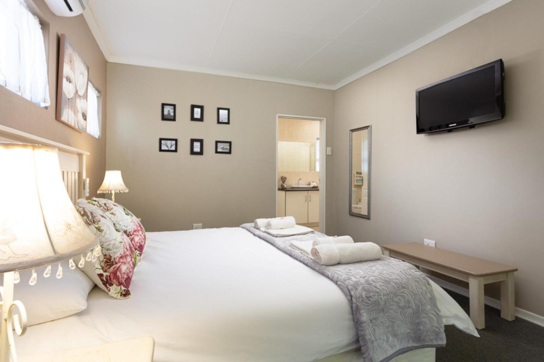 Deluxe Family Room - Photo 6