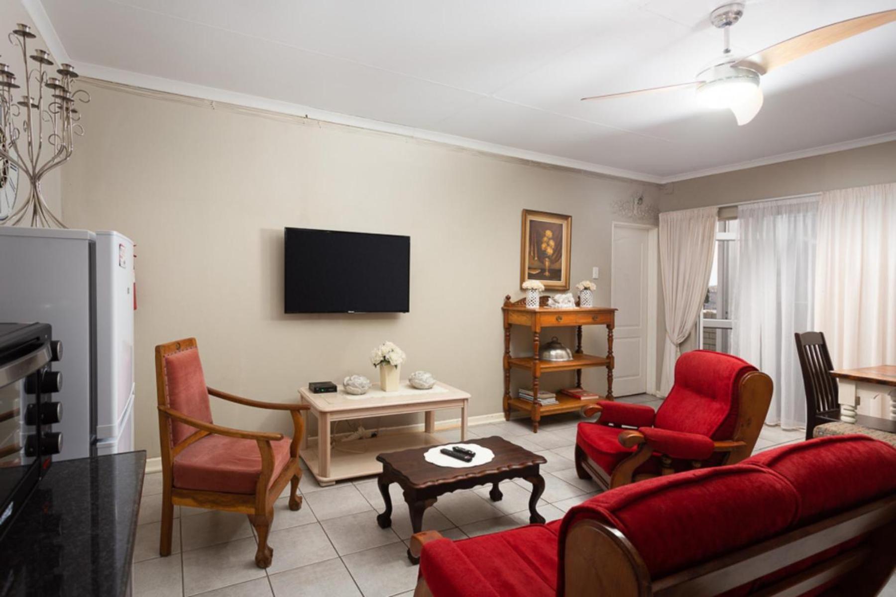 Deluxe Family Room - Photo 9