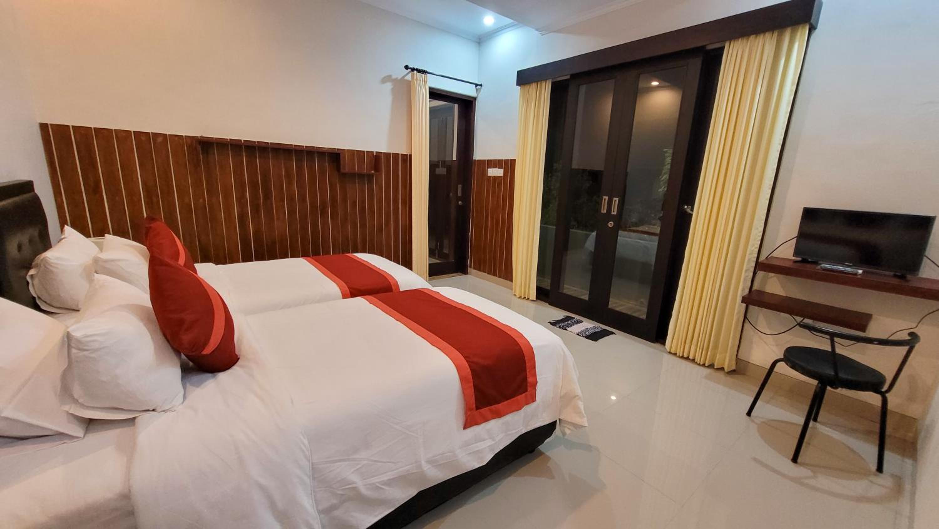 Three-Bedroom Villa photo 1