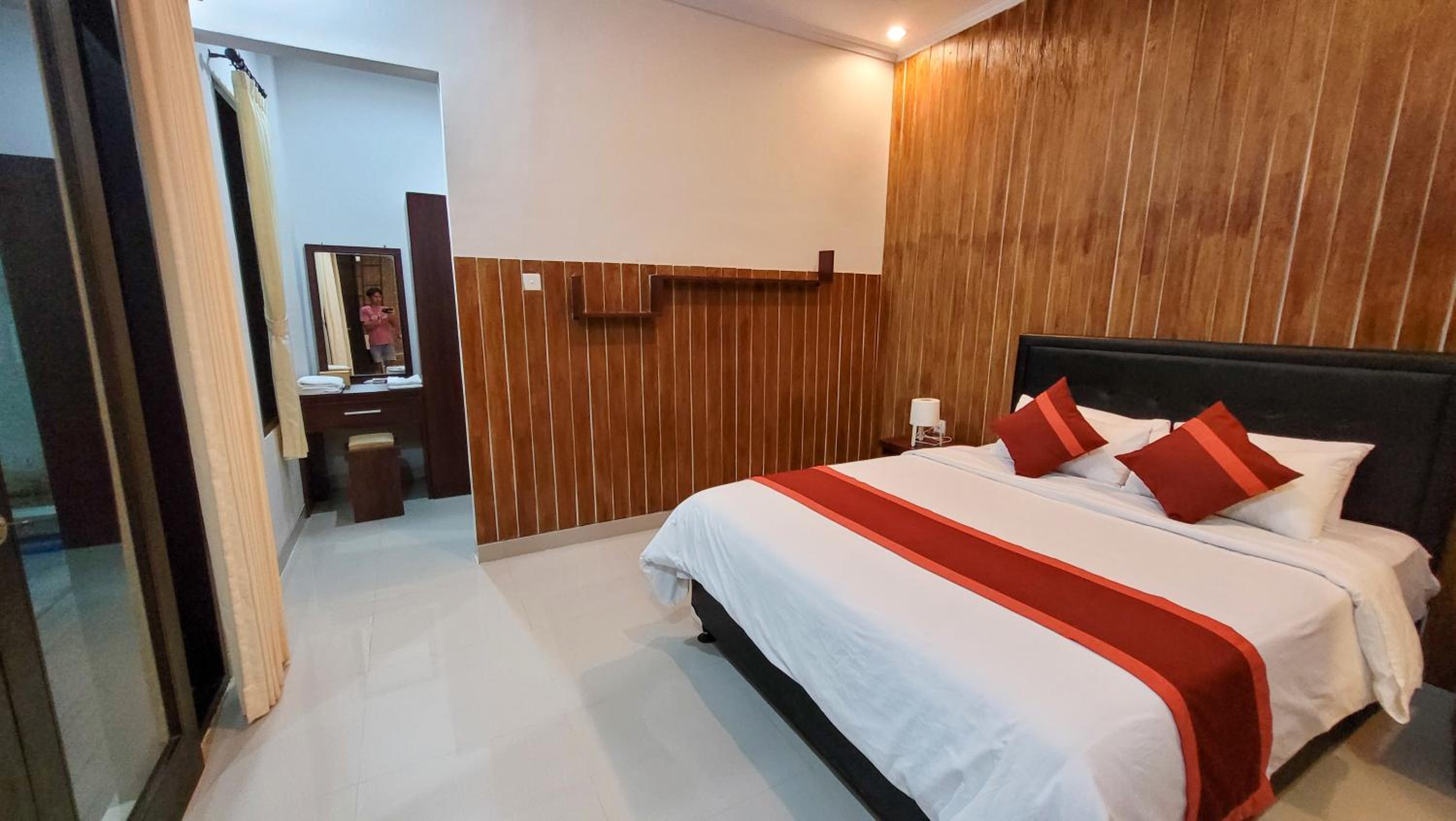 Three-Bedroom Villa photo 3