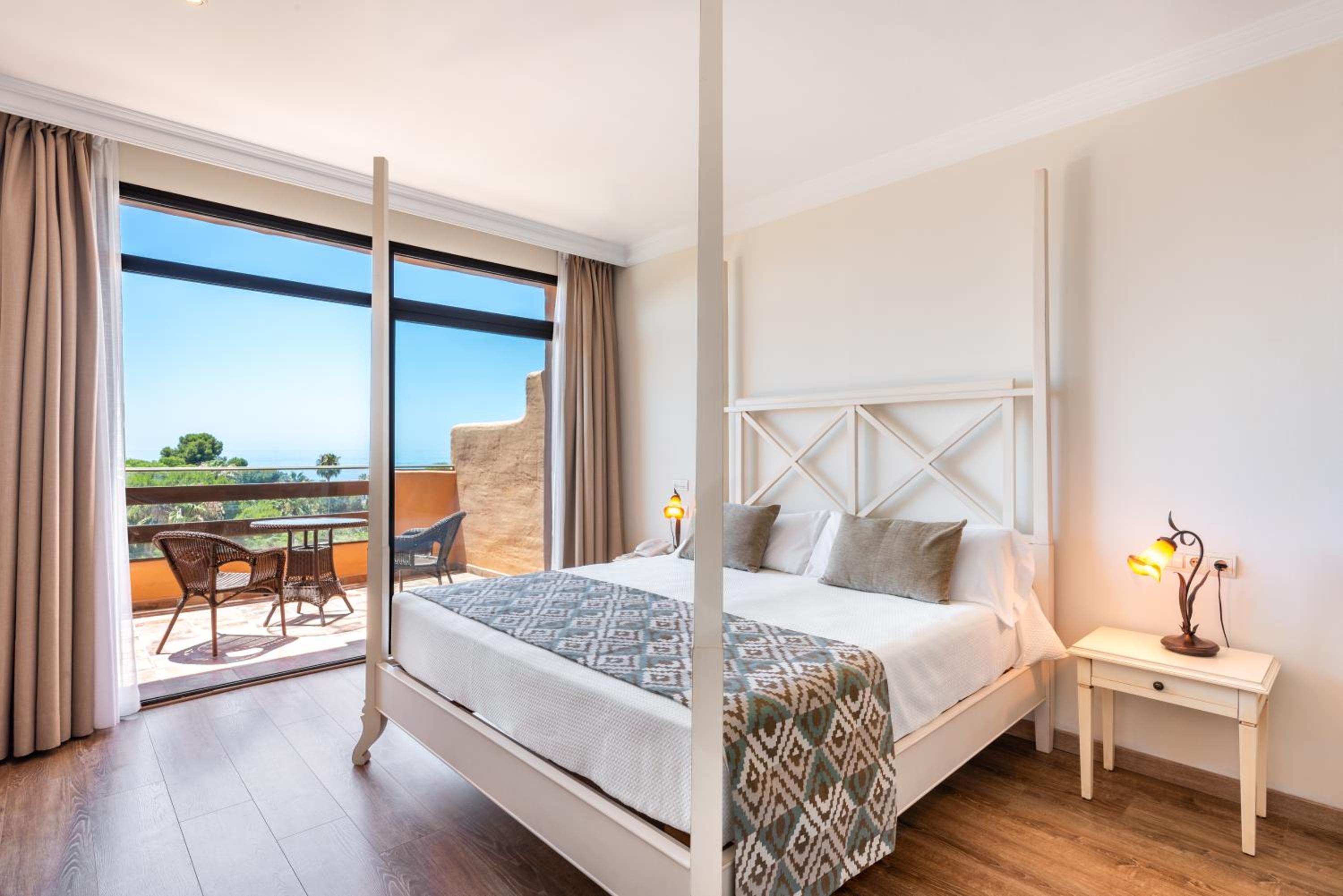 Double Room with Sea View (2 Adults) - Photo 8