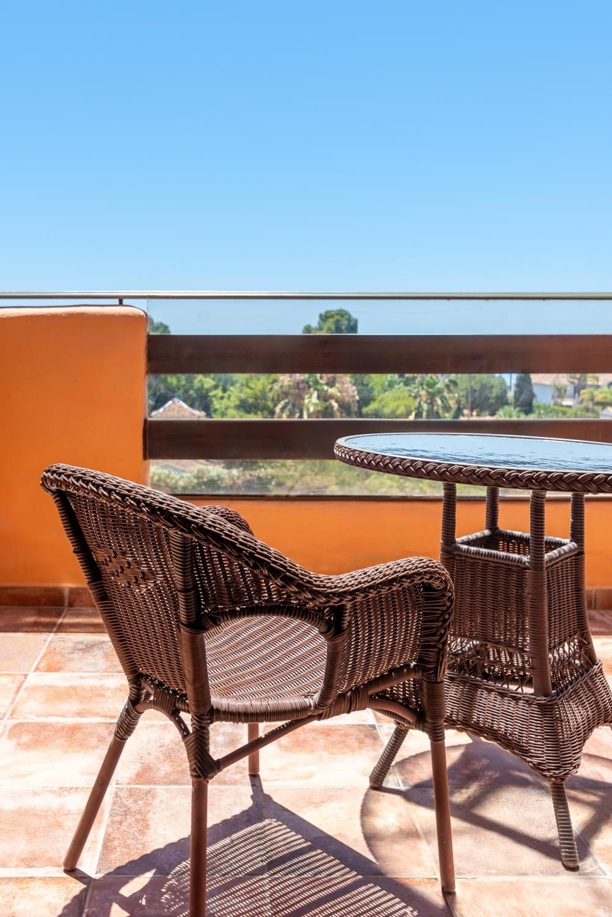 Double Room with Sea View (2 Adults) - Photo 6