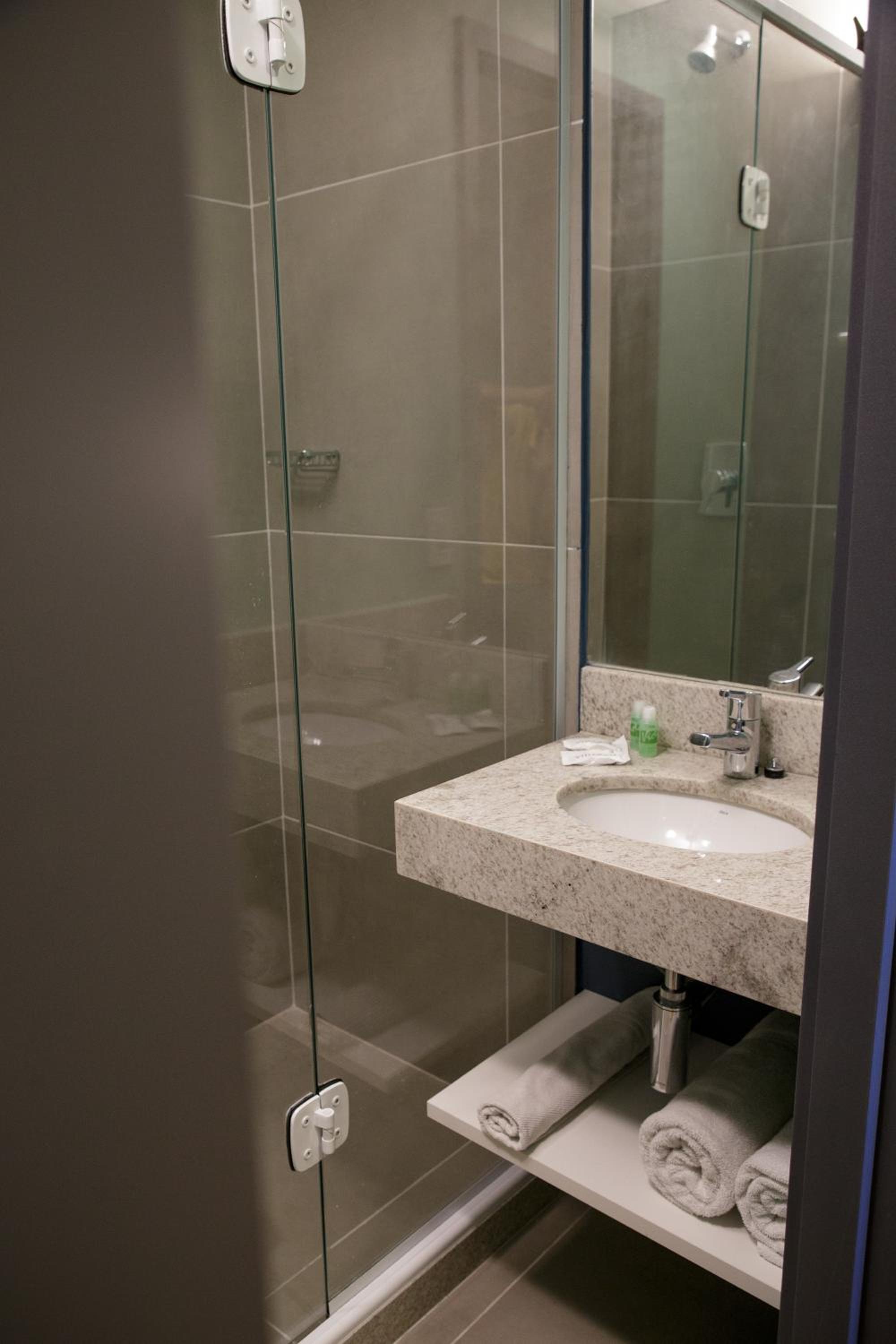 Standard Double Room - Photo 3