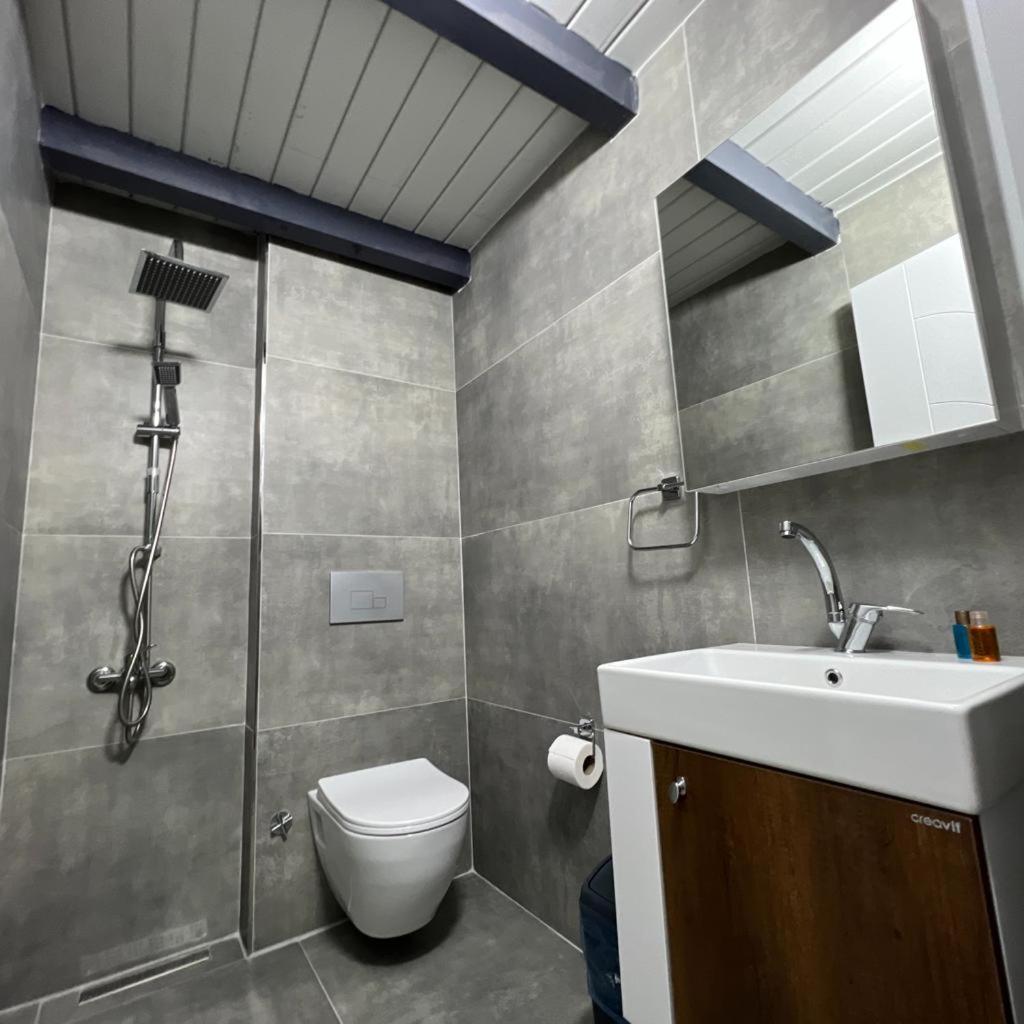 Apartment with Lake View photo 3
