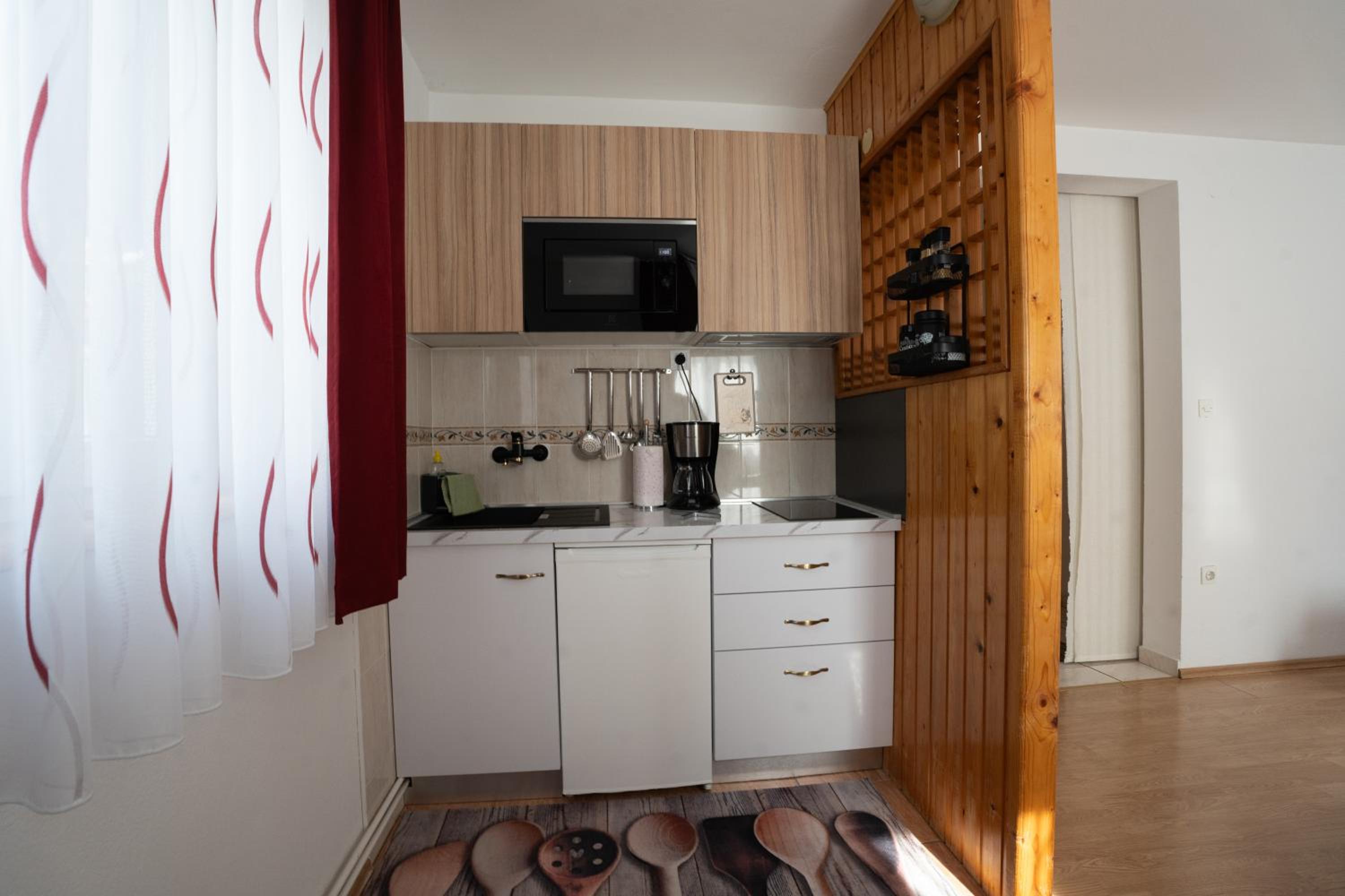 One-Bedroom Apartment - Photo 10