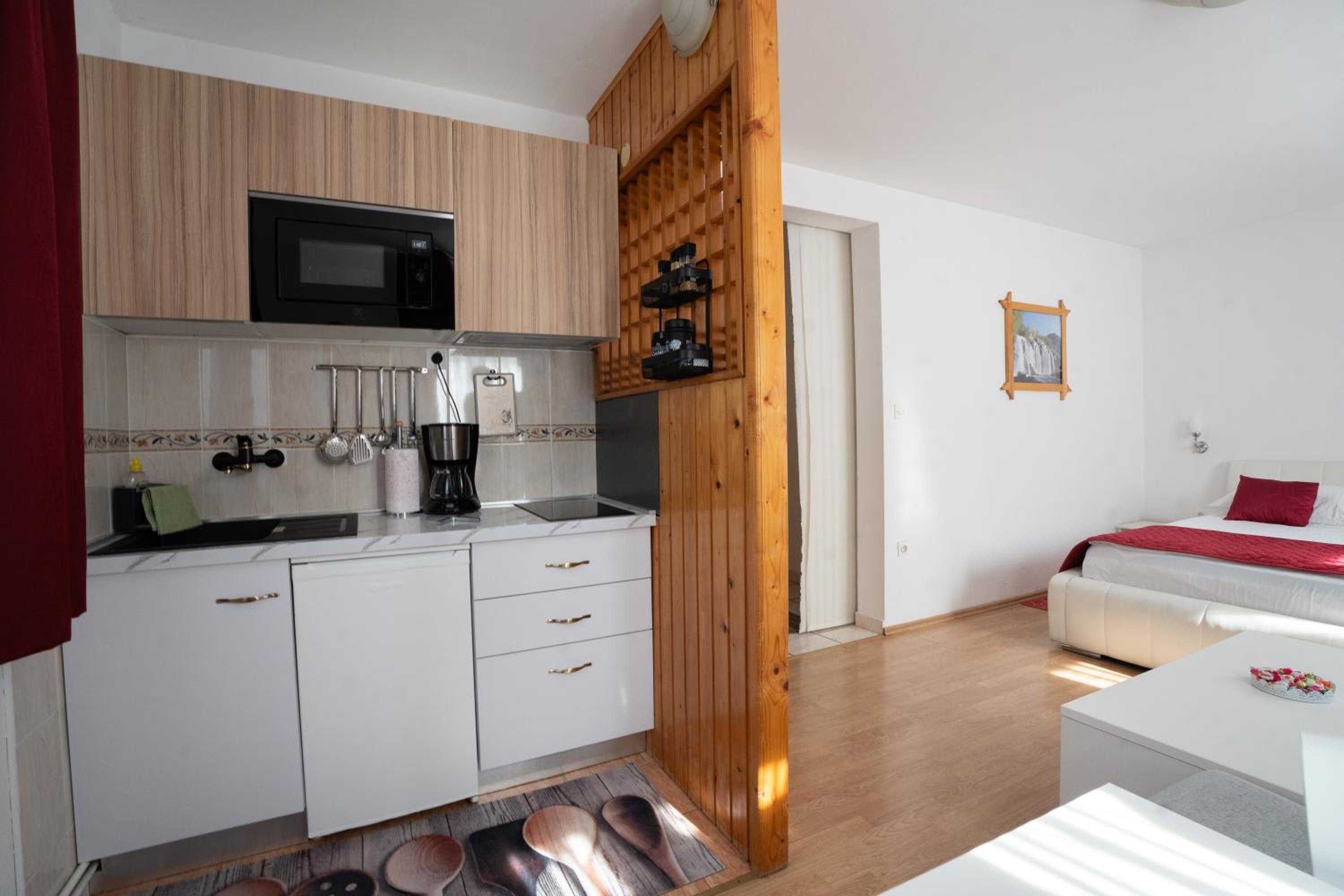 One-Bedroom Apartment - Photo 15