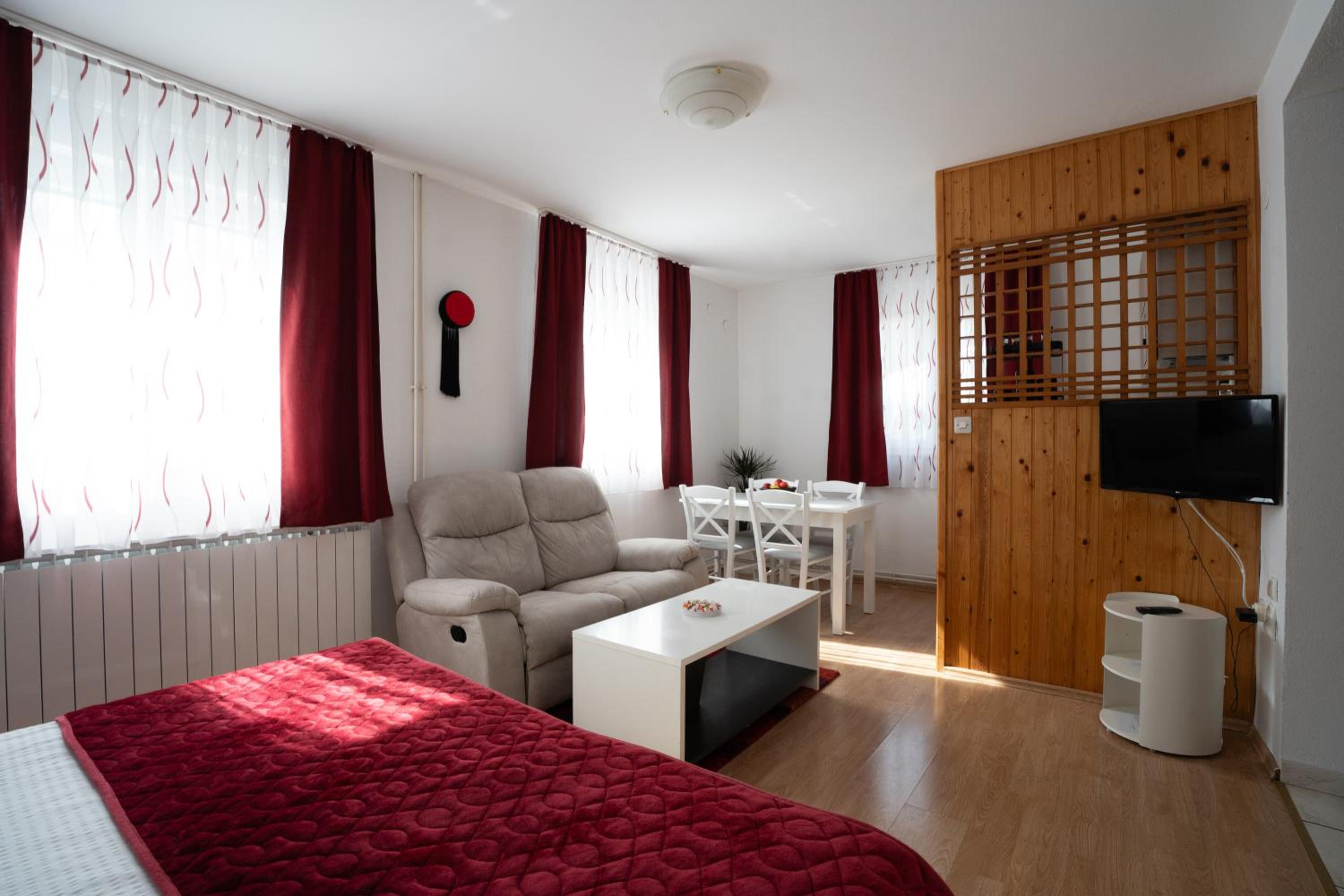One-Bedroom Apartment - Photo 16