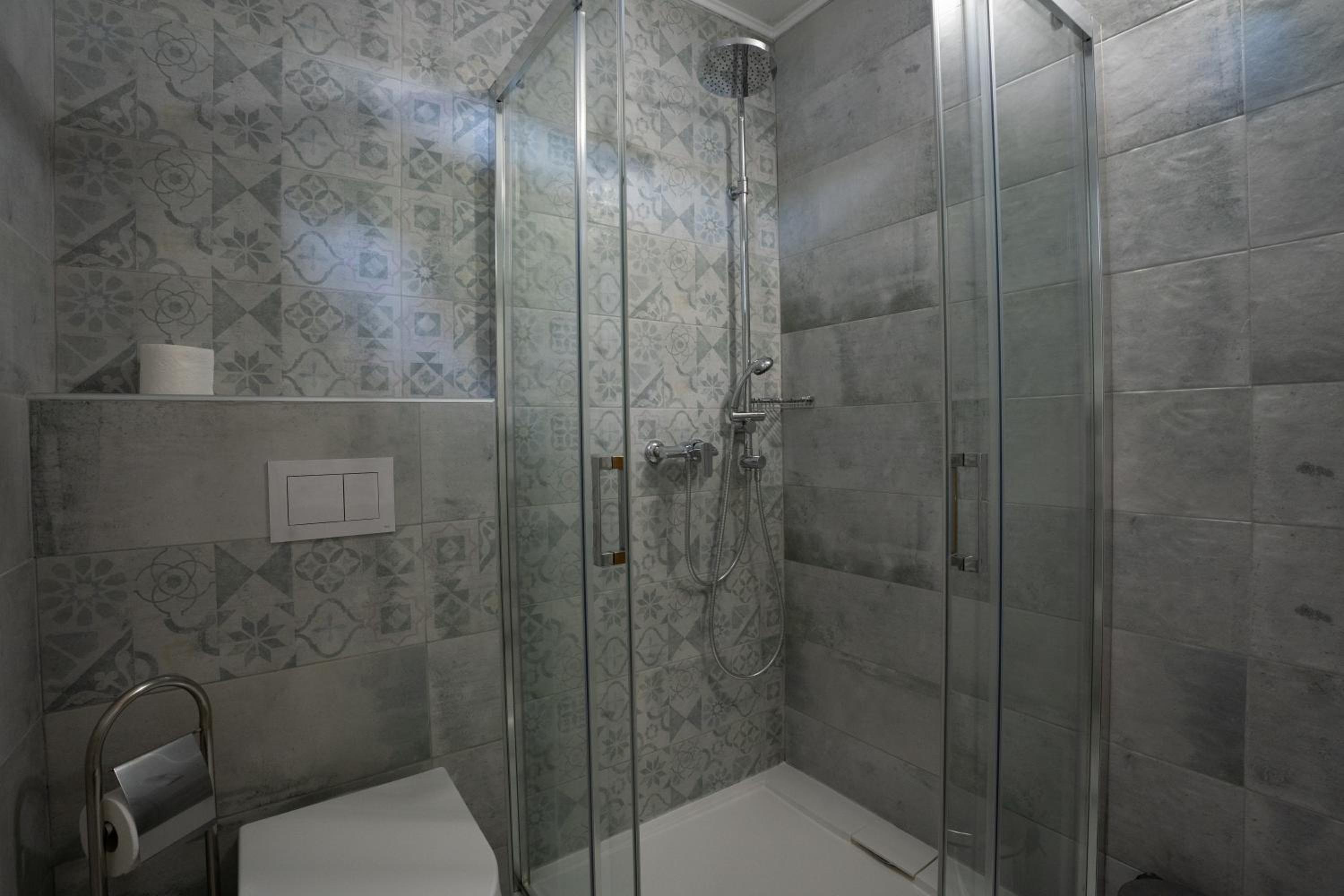 One-Bedroom Apartment - Photo 17