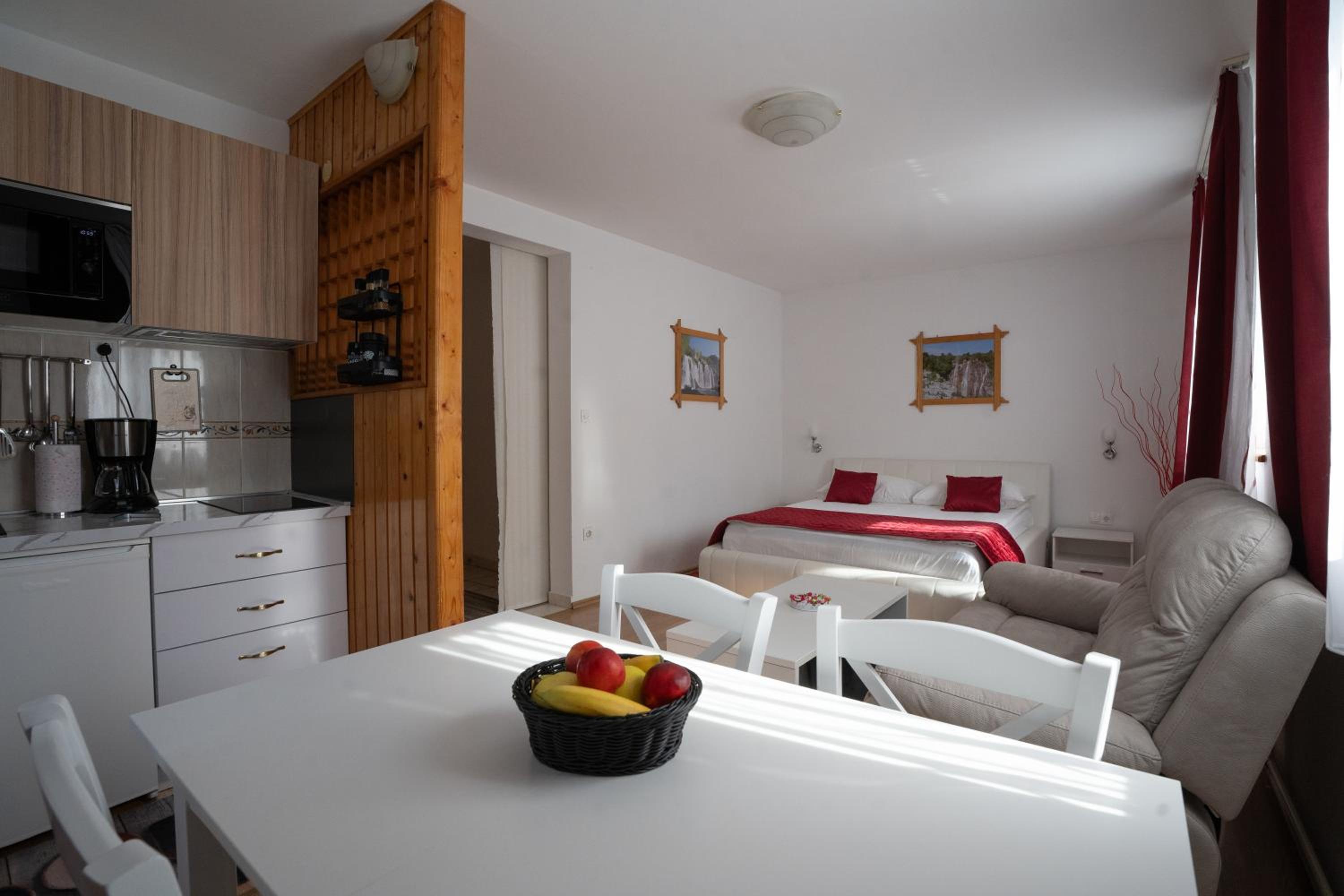 One-Bedroom Apartment - Photo 19