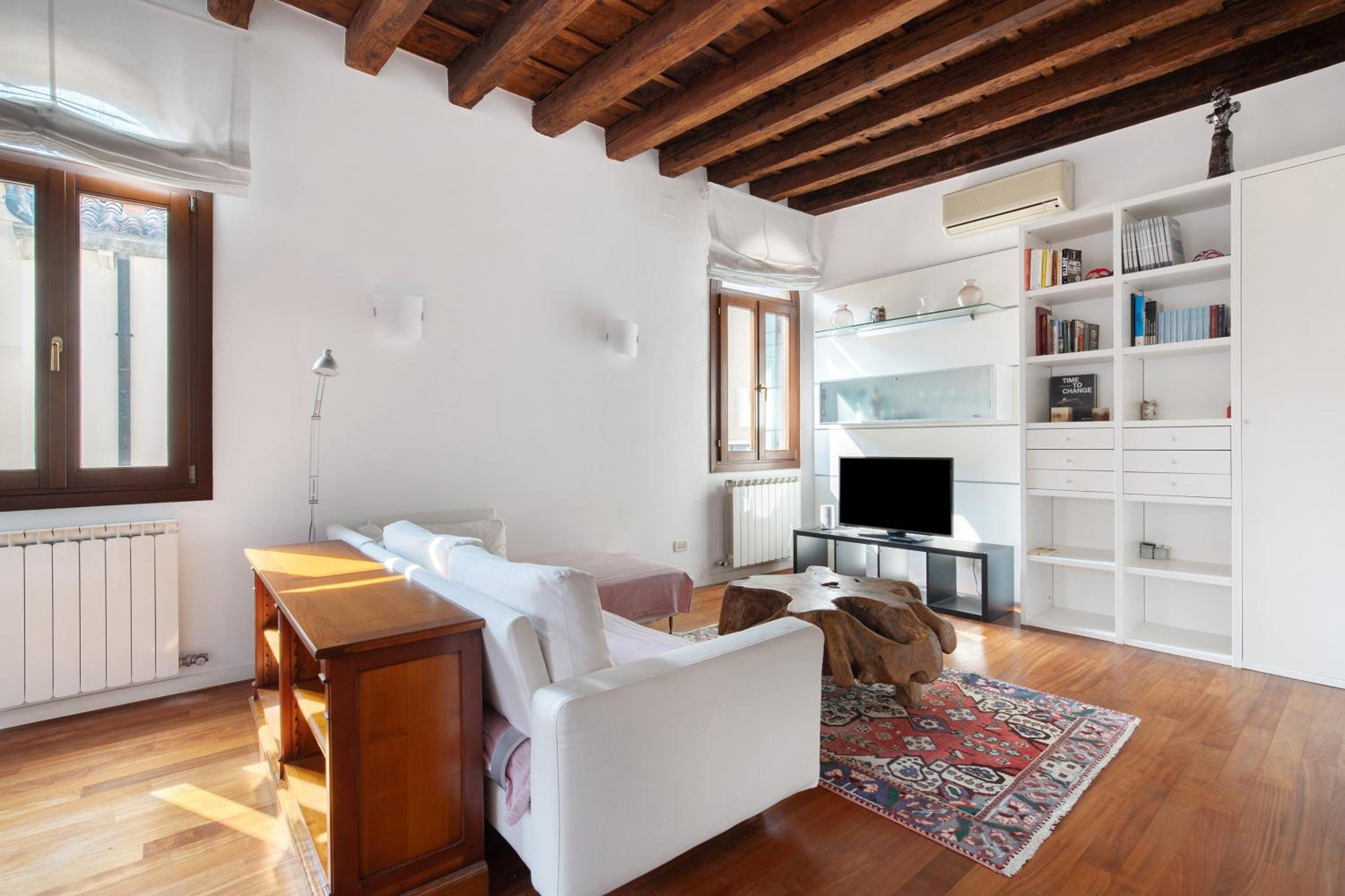 Superior Apartment with City View photo 1