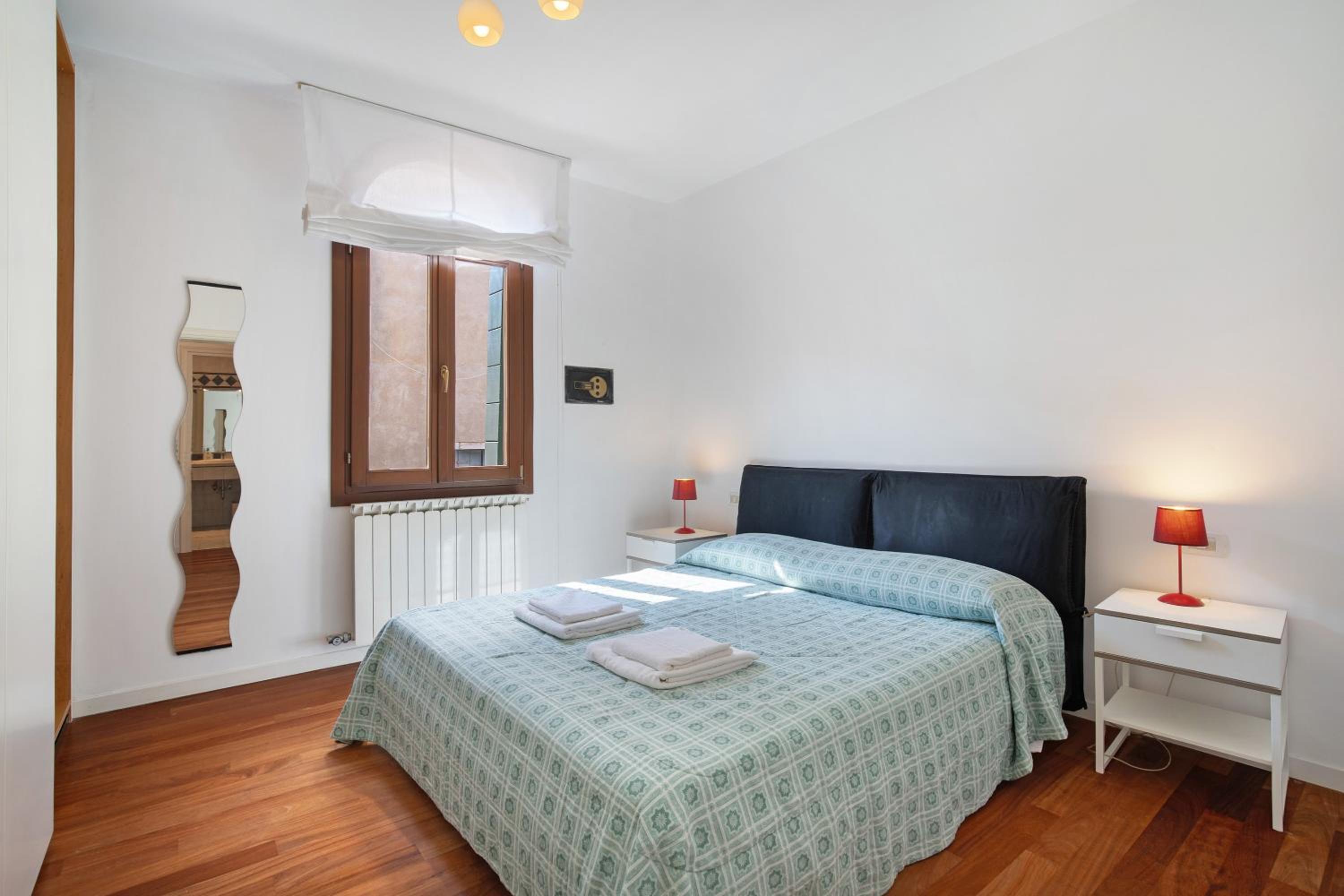 Superior Apartment with City View photo 2