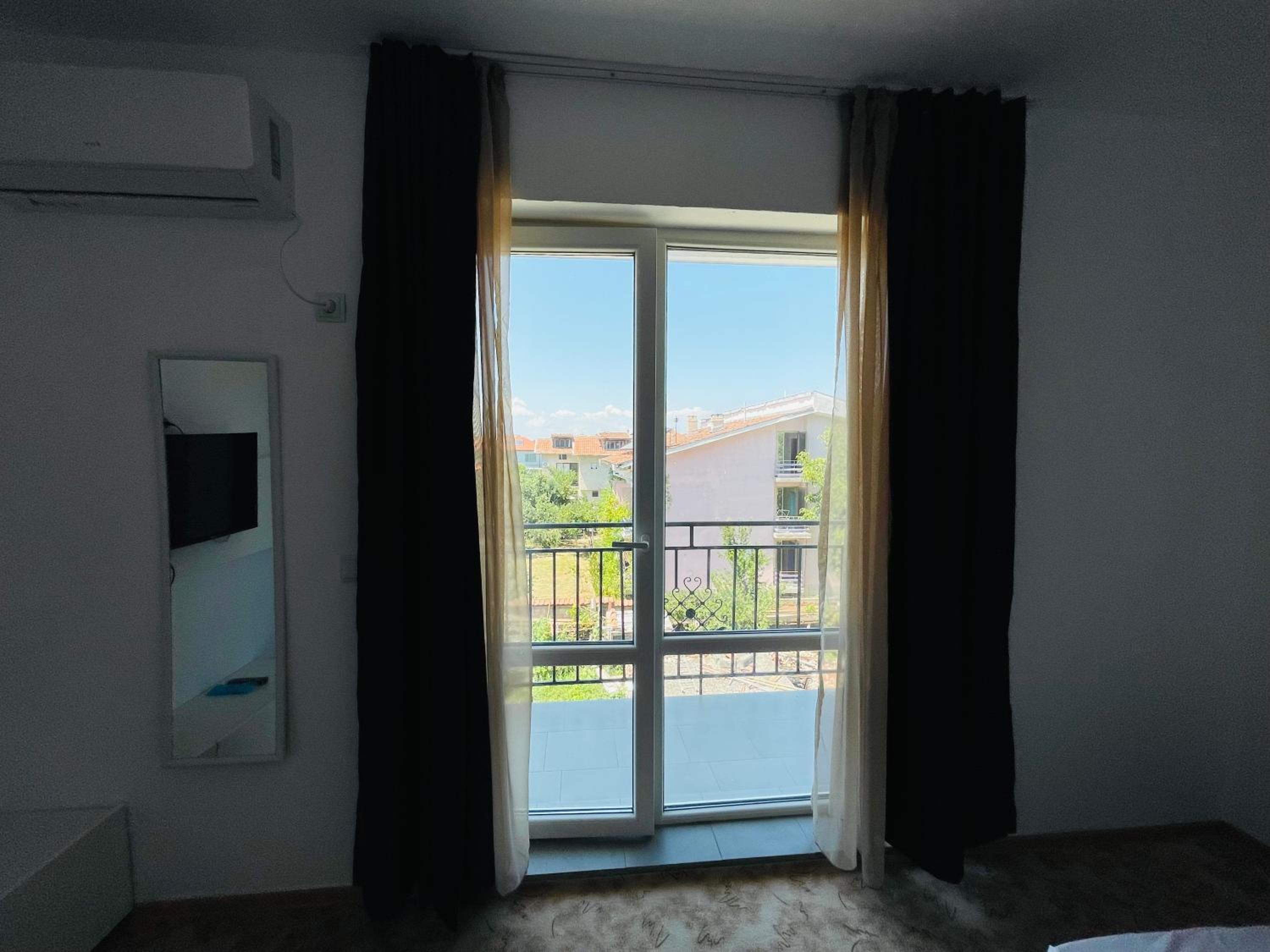 Double or Twin Room with Balcony photo 3