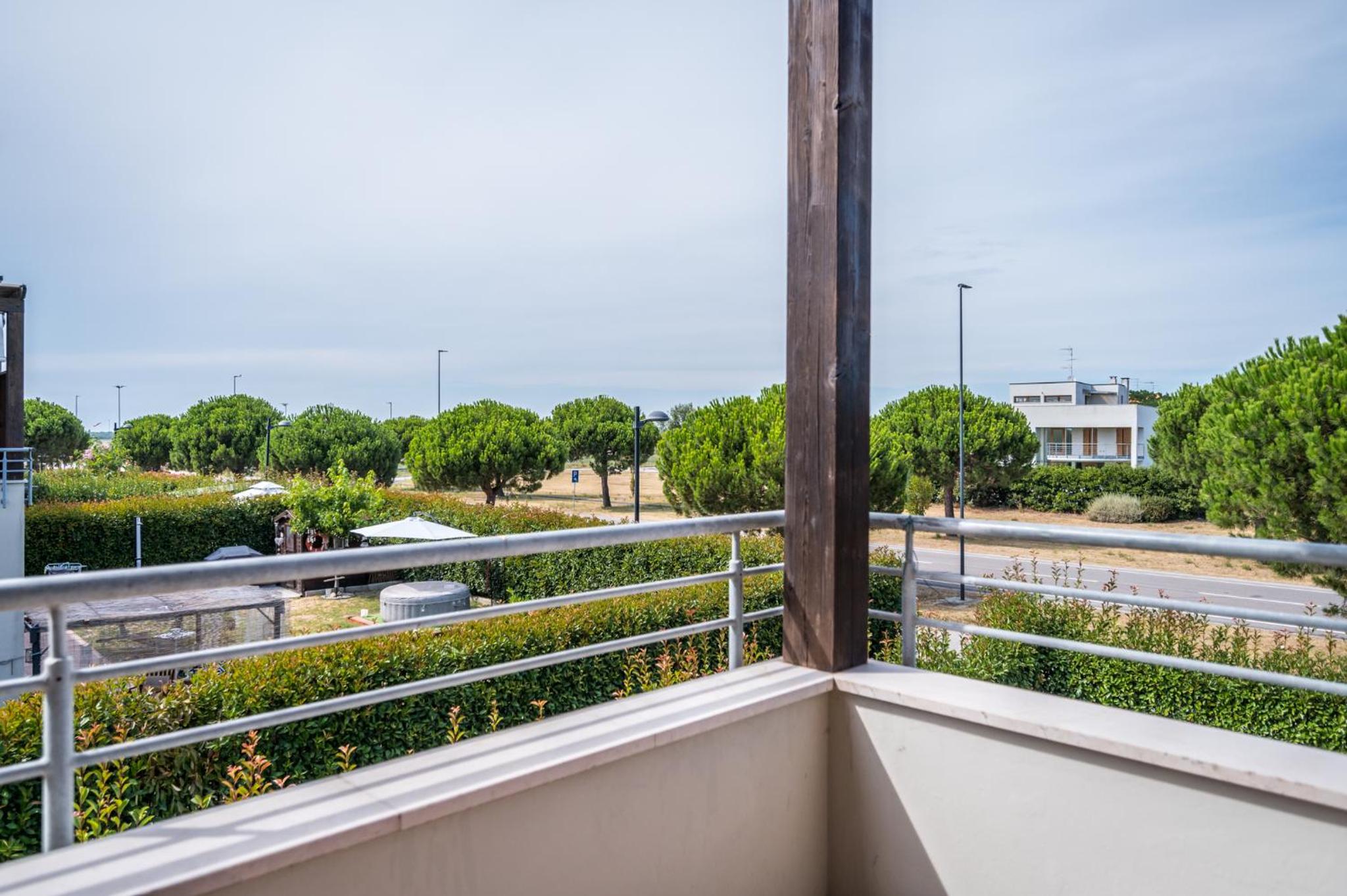 One-Bedroom Apartment with Terrace photo 2