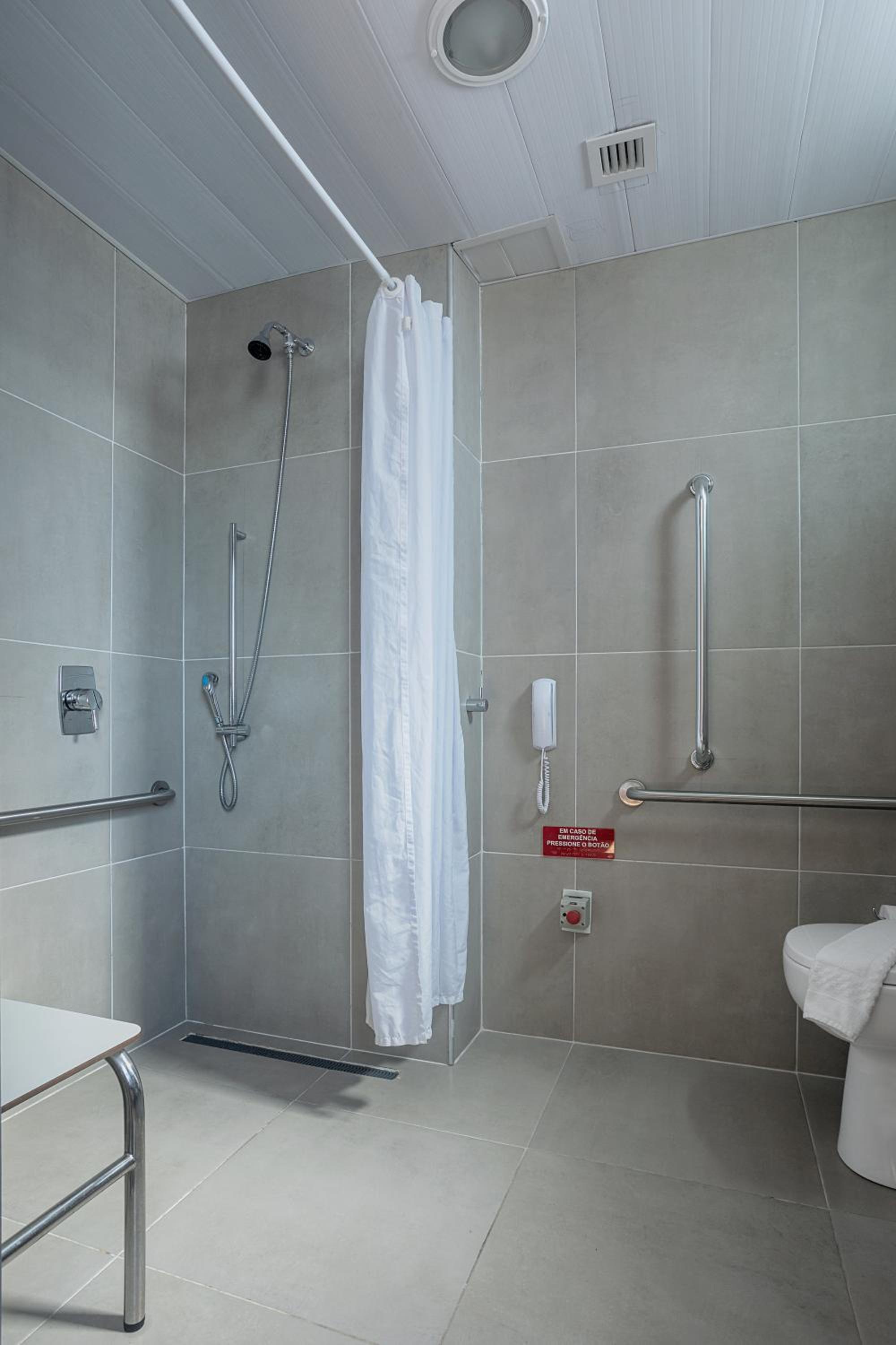Standard Room - Disability Access - Photo 12