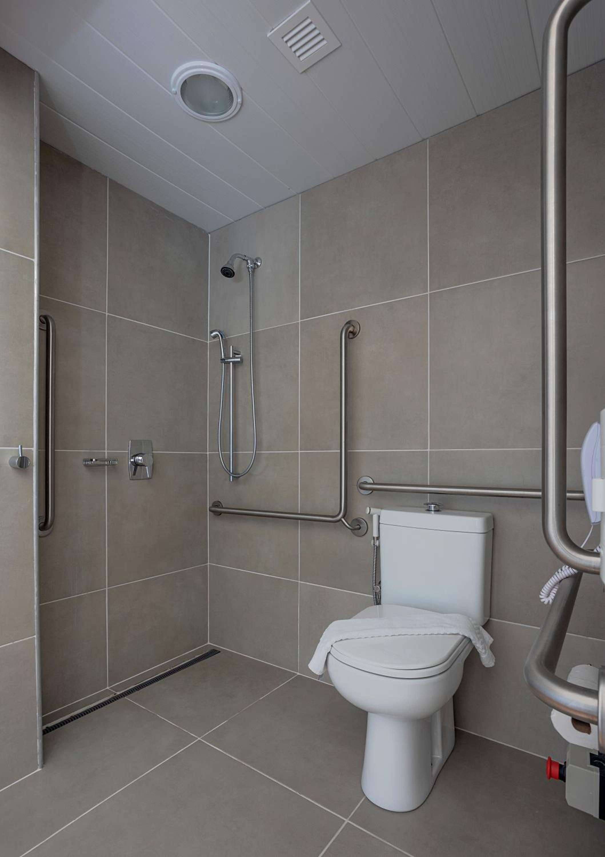 Standard Room - Disability Access - Photo 11