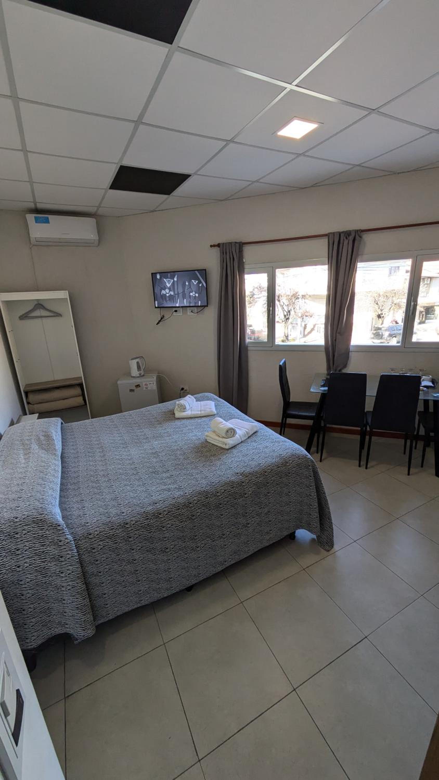 Quadruple Room with Private Bathroom photo 2