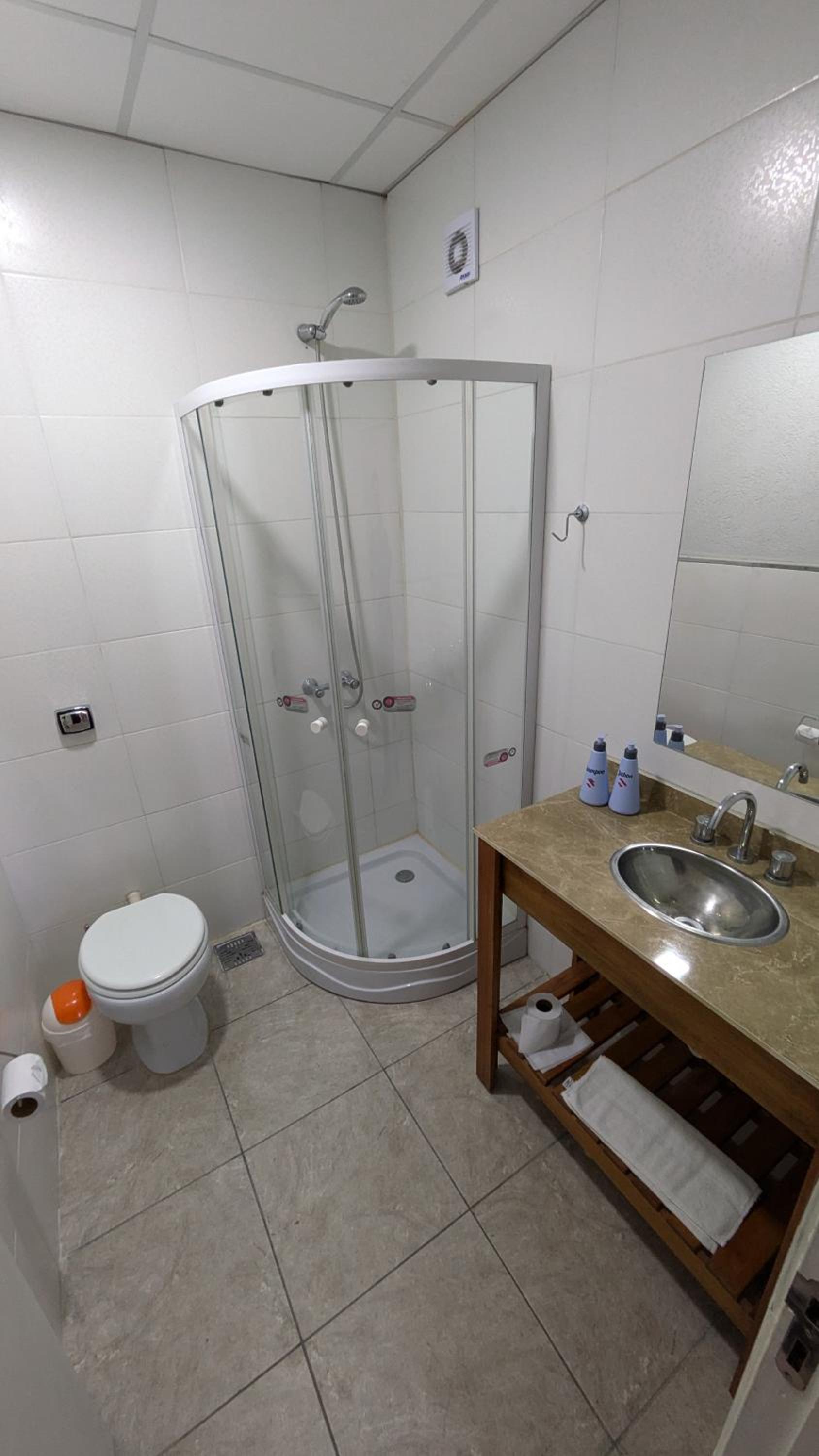 Quadruple Room with Private Bathroom photo 3