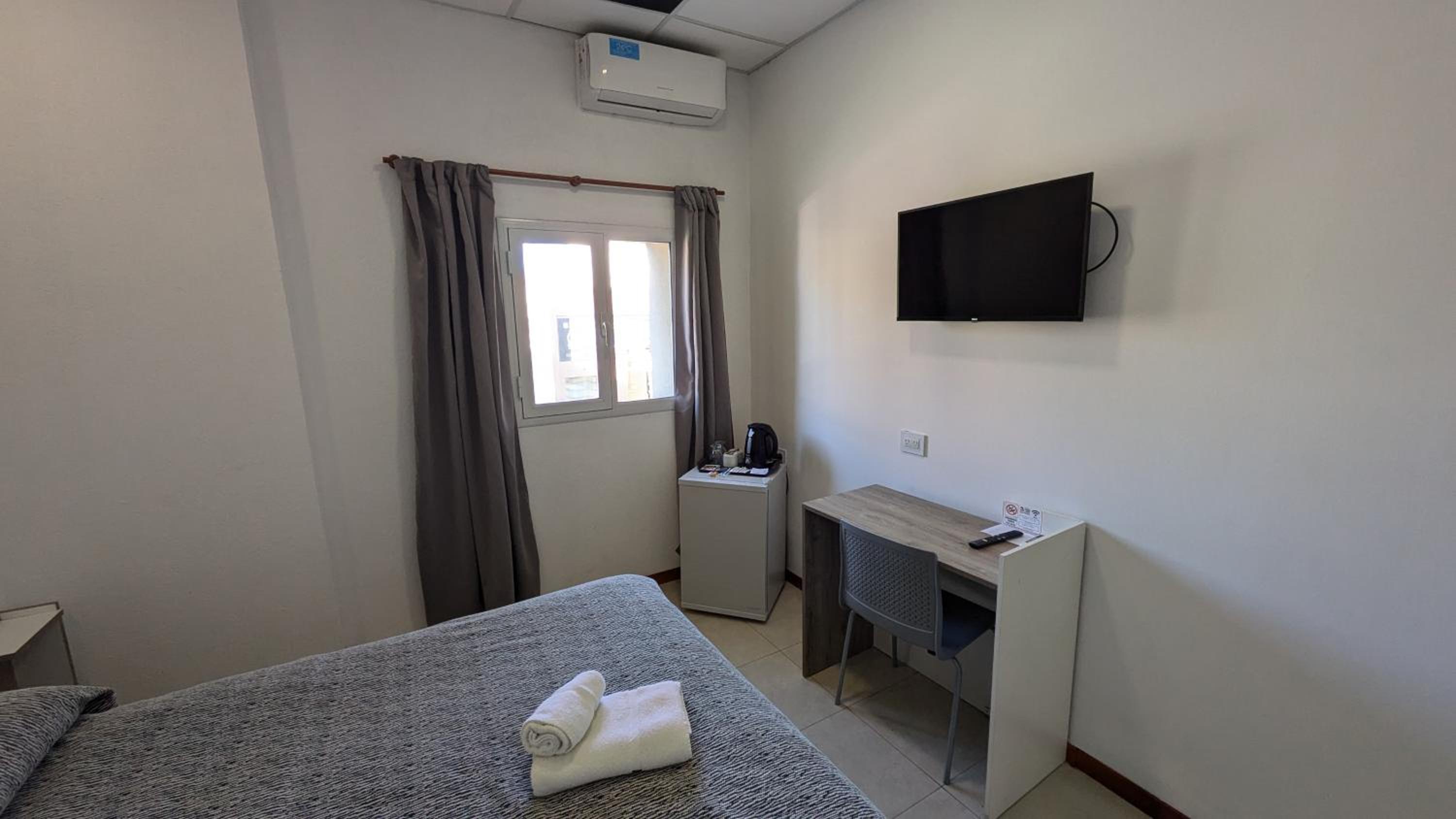 Double Room with Private Bathroom photo 2