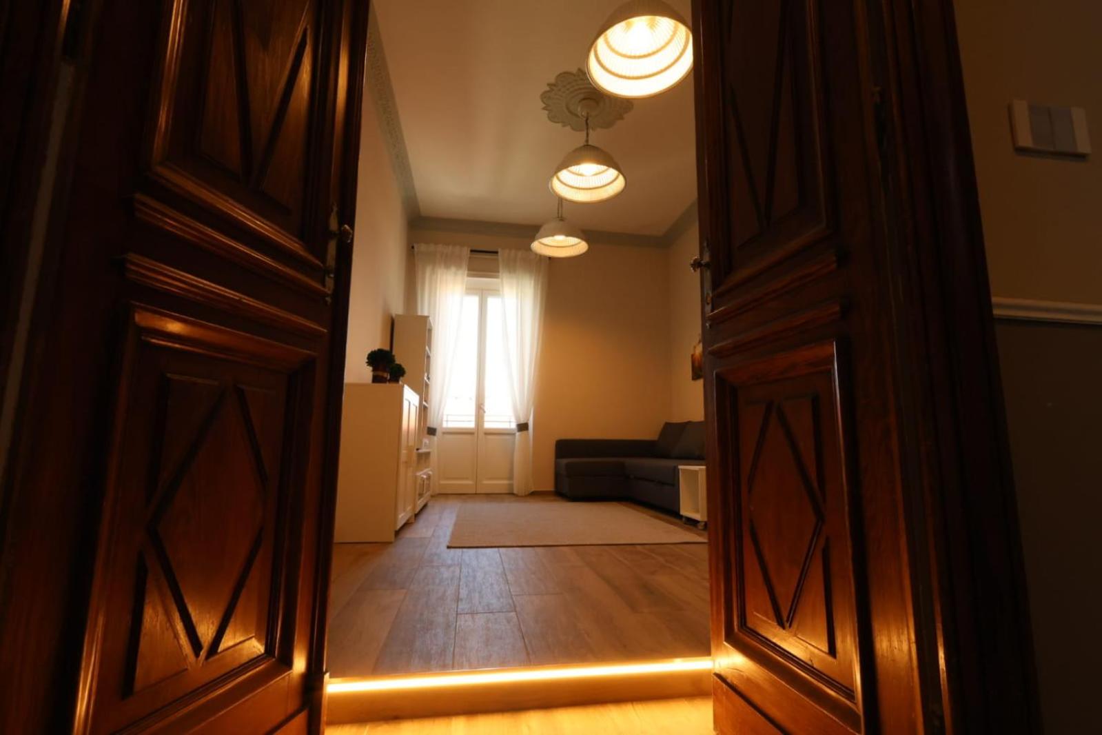 One-Bedroom Apartment photo 1