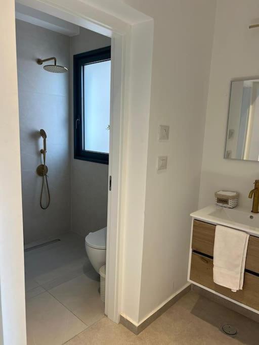 Three-Bedroom Apartment with Harbor View photo 1