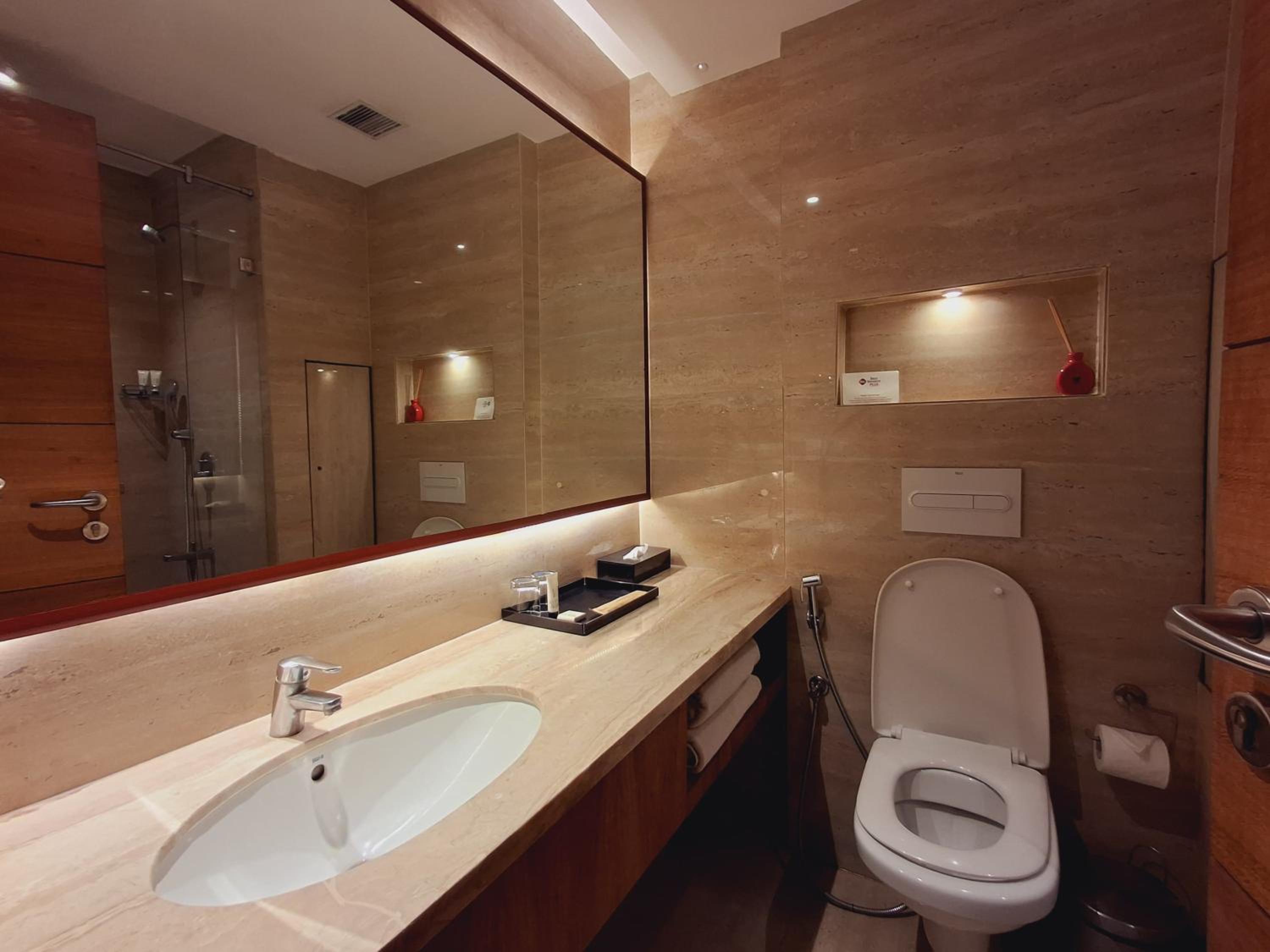 Superior King Room - Non-Smoking - Photo 2