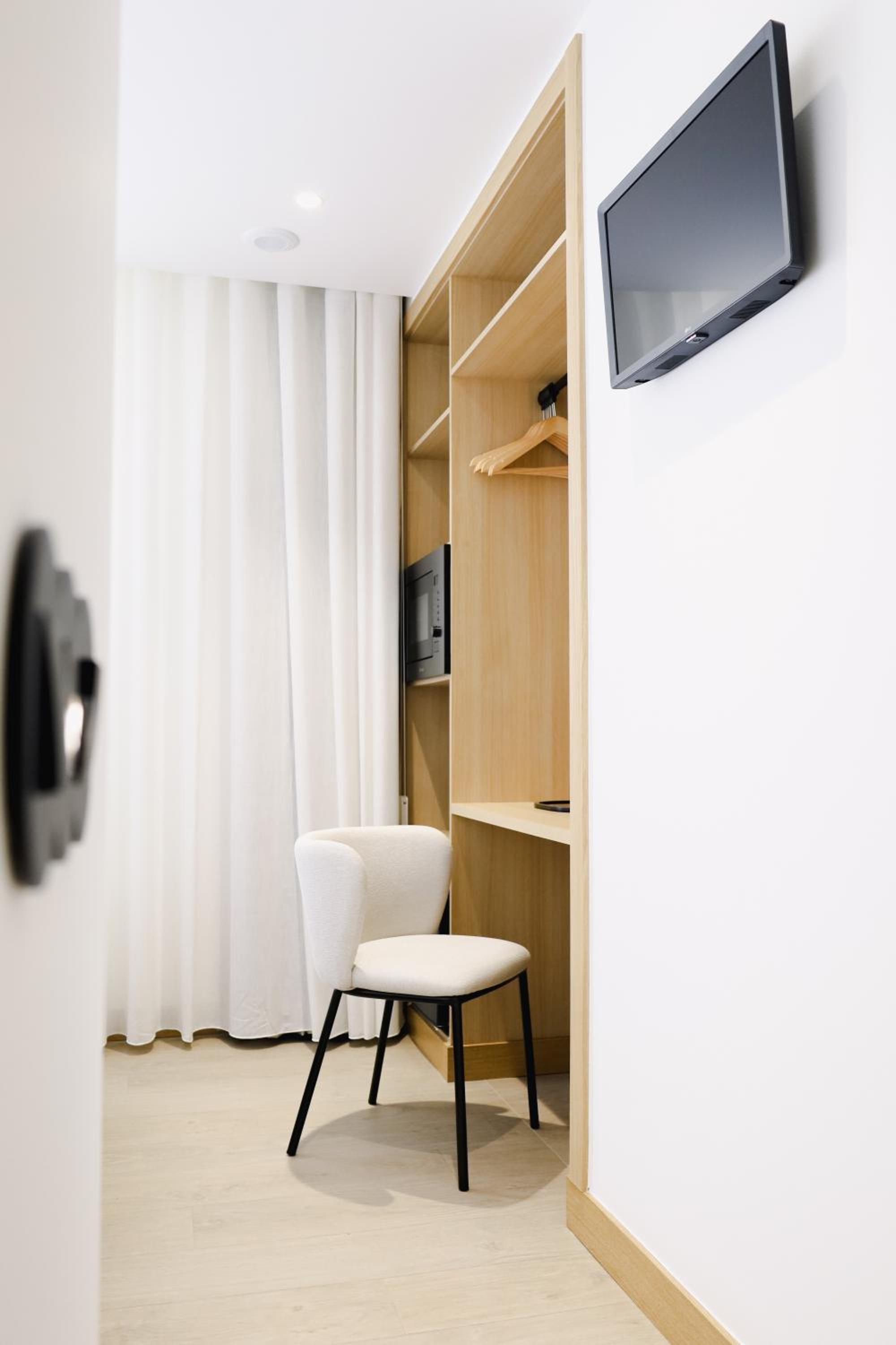Double or Twin Room with Mountain View photo 2