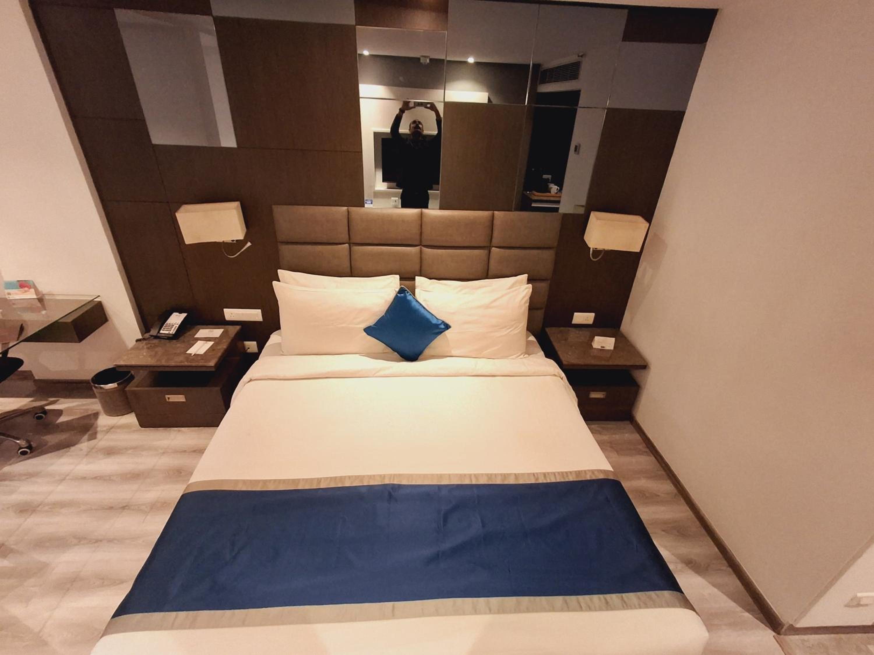 Deluxe Twin Room - Non-Smoking - Photo 3