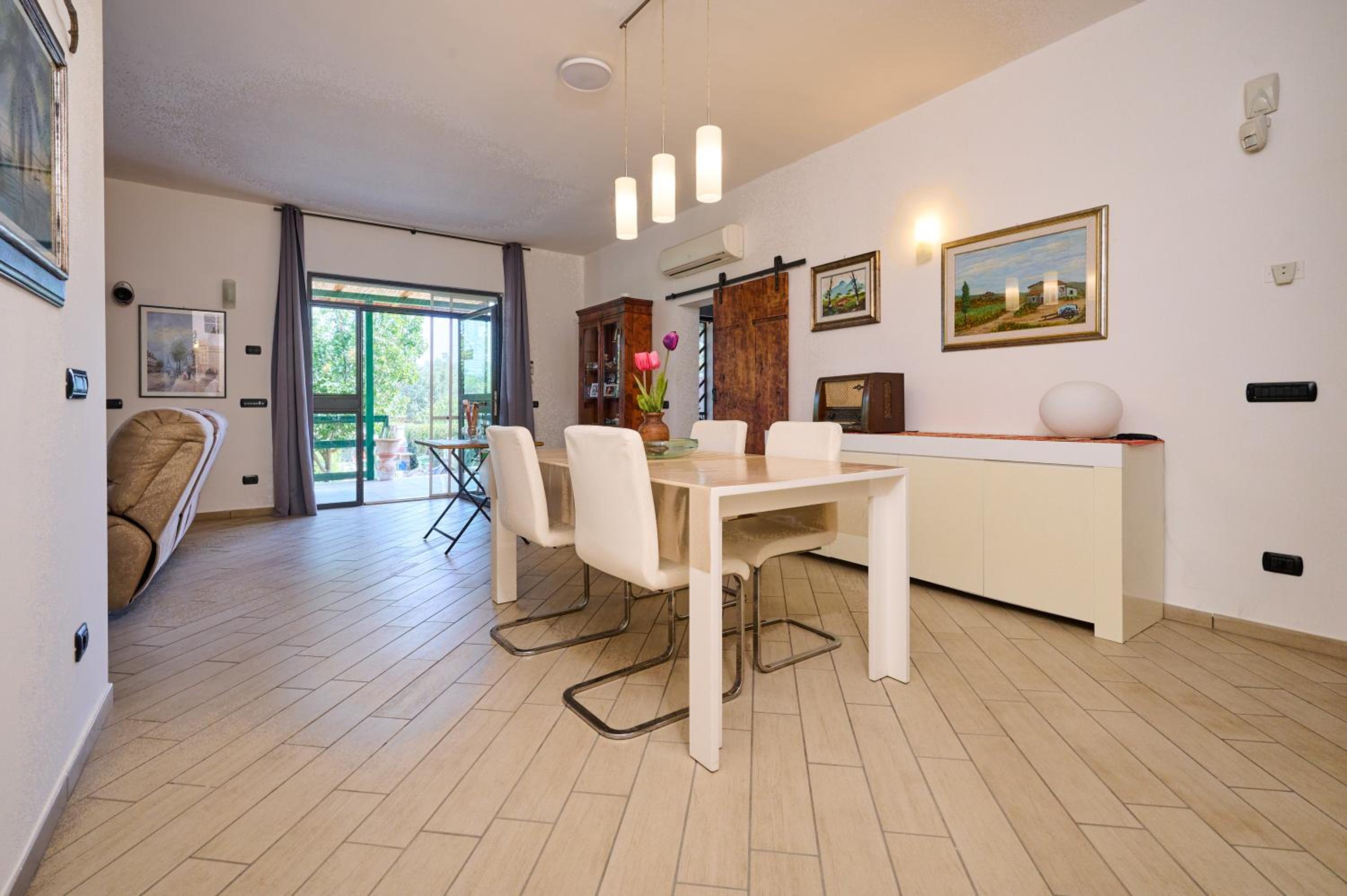 Superior One-Bedroom Apartment photo 2