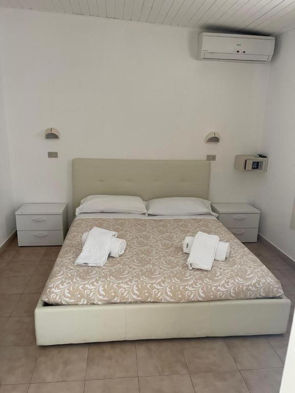 Economy Triple Room