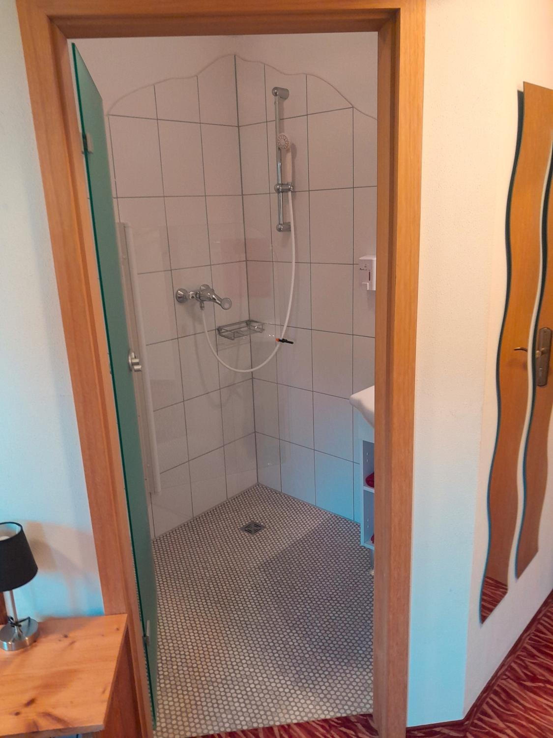 Standard Single Room with Shower photo 3