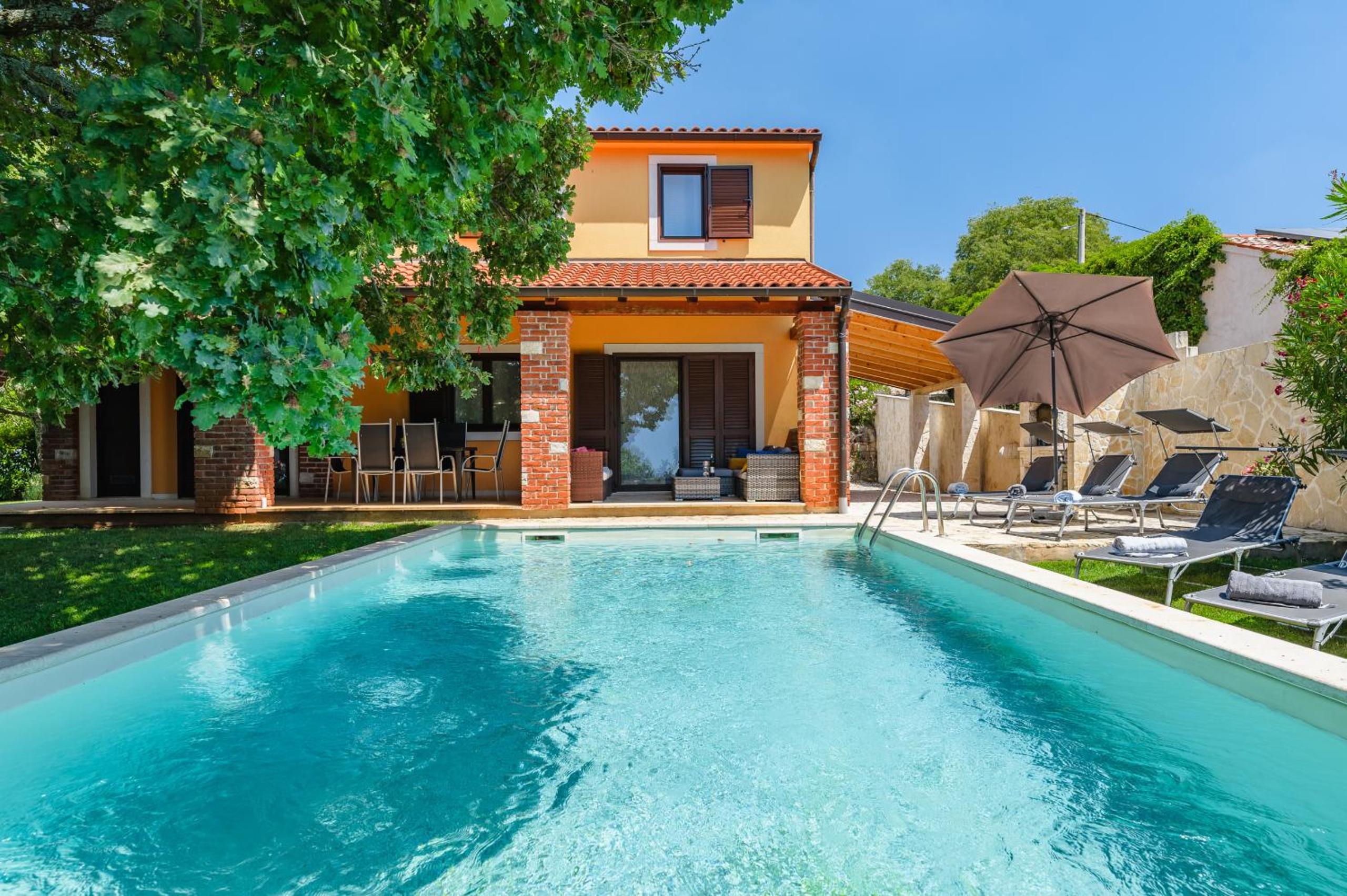 Three-Bedroom Villa photo 3